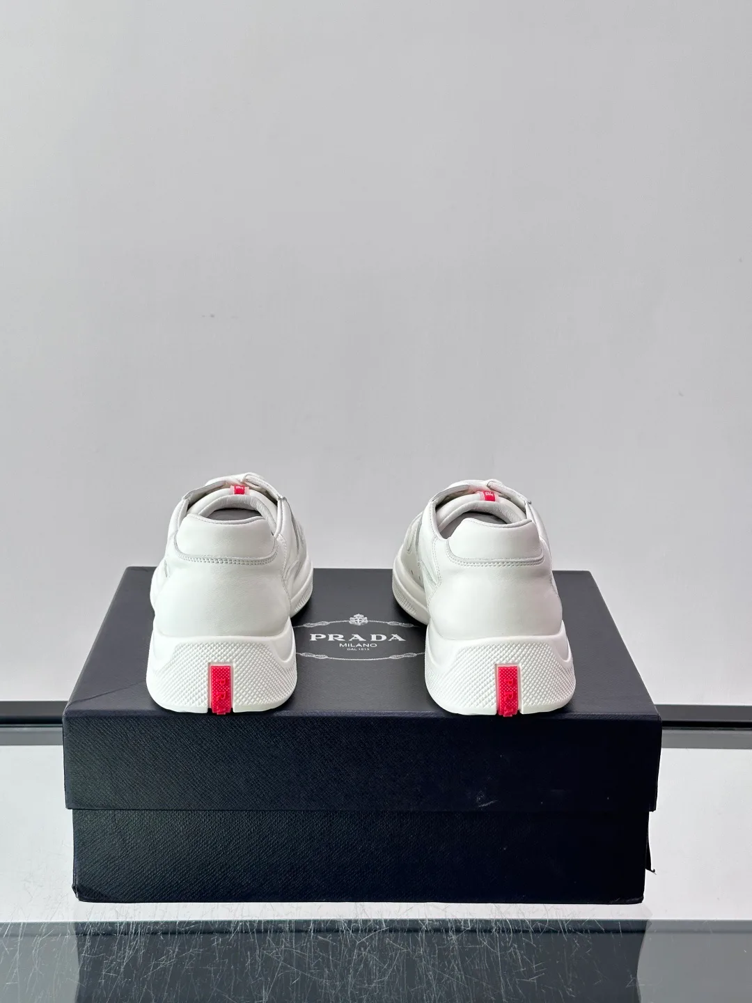 Кроссовки Женские Prada 18119253