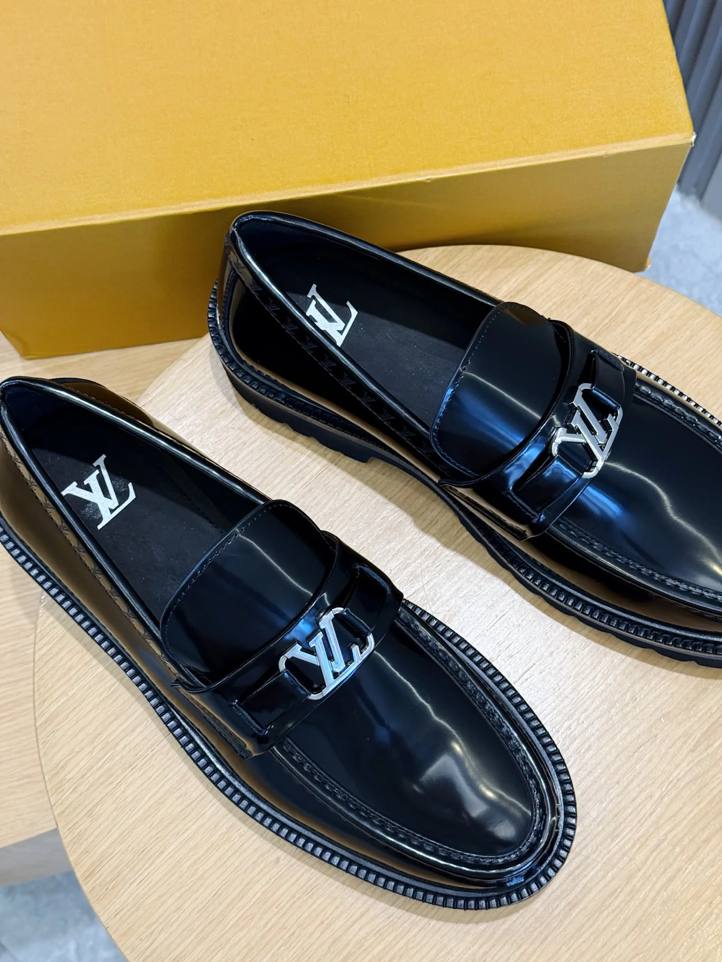 Лоферы И Туфли Мужские Louis Vuitton 18565802