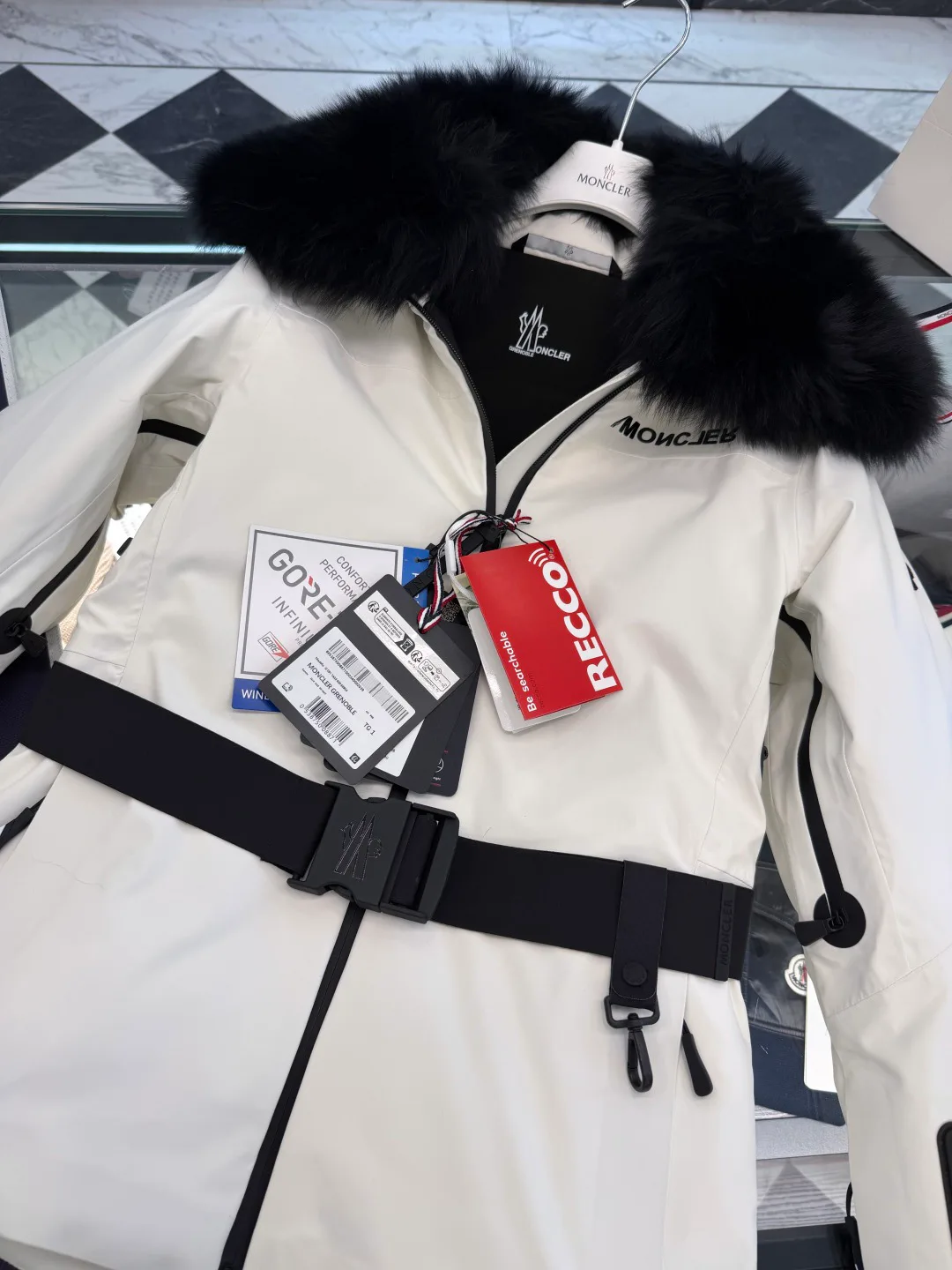Куртки И Пуховики Женские Moncler 18133610