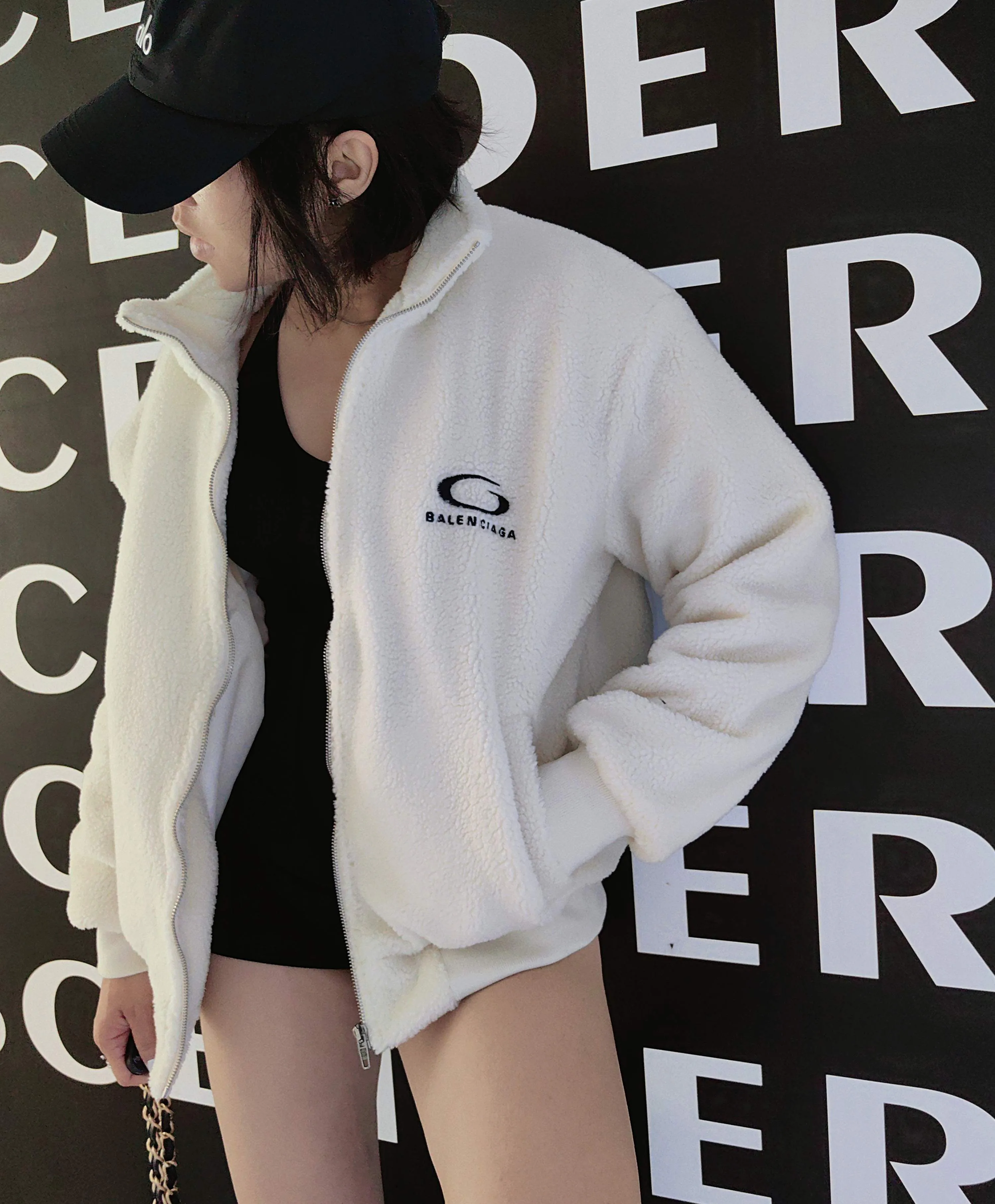 Куртки И Пуховики Женские Balenciaga 132549