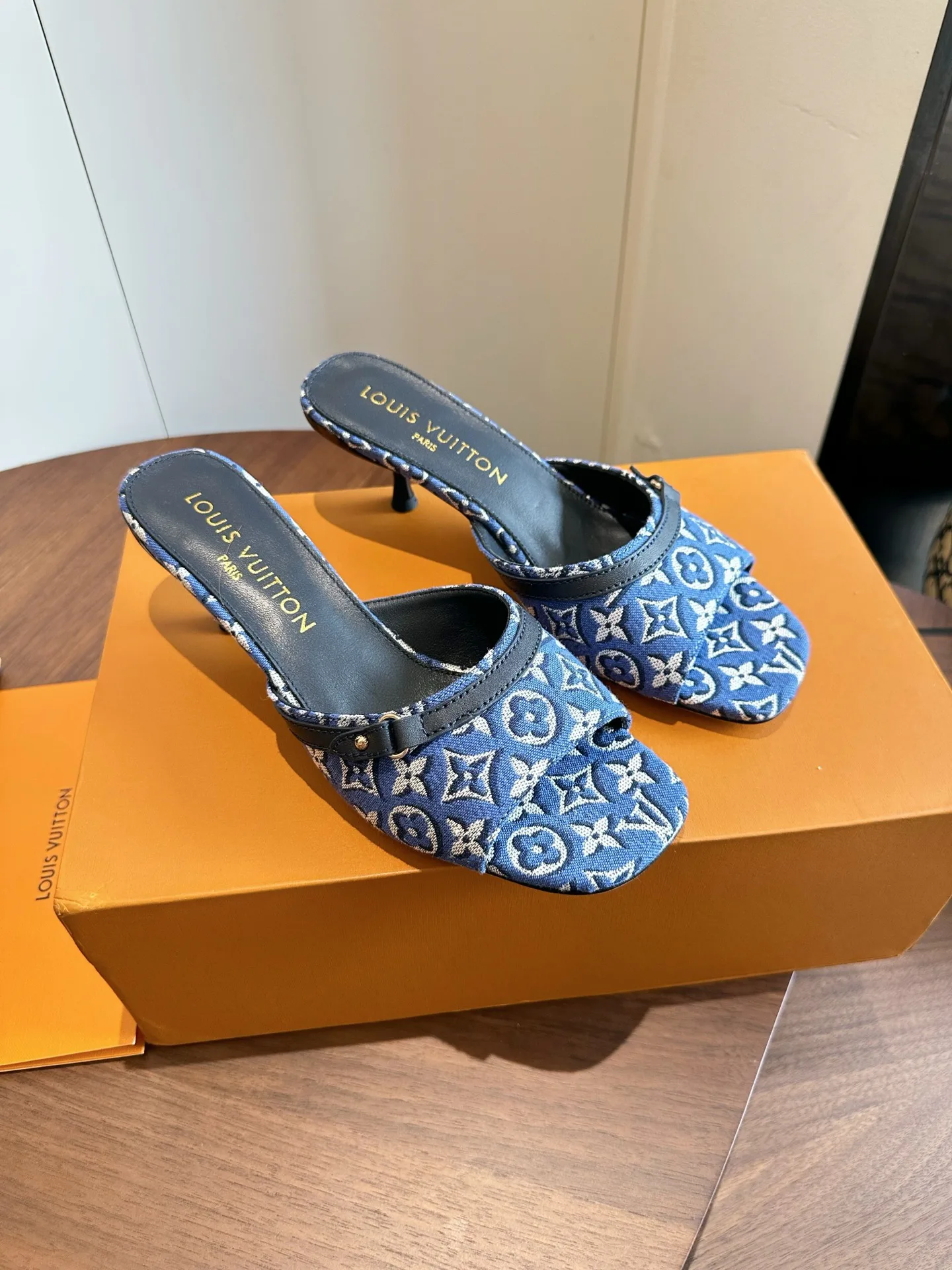 Мюли И Сабо Женские Louis Vuitton 17580803