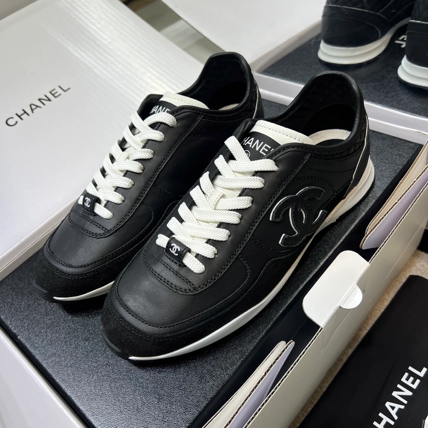 Кроссовки Женские Chanel 24200