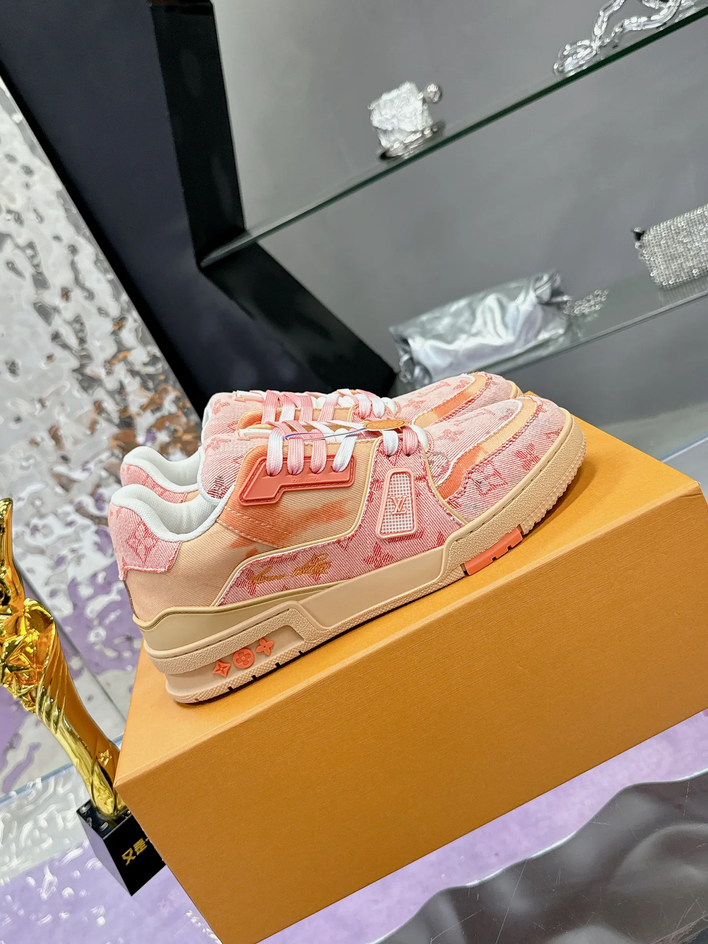 Кроссовки Женские Louis Vuitton 52670