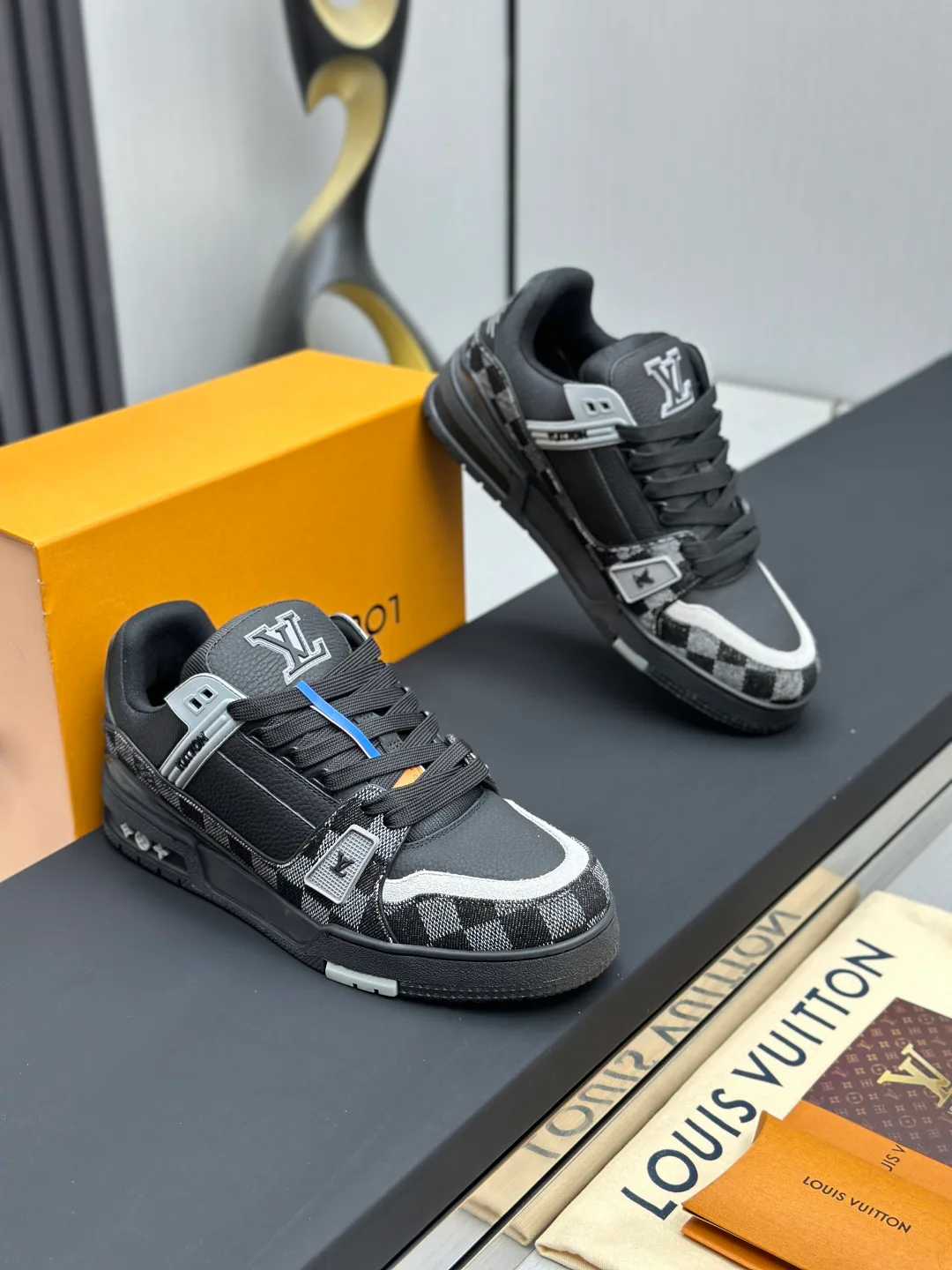 Кроссовки Женские Louis Vuitton 9581133