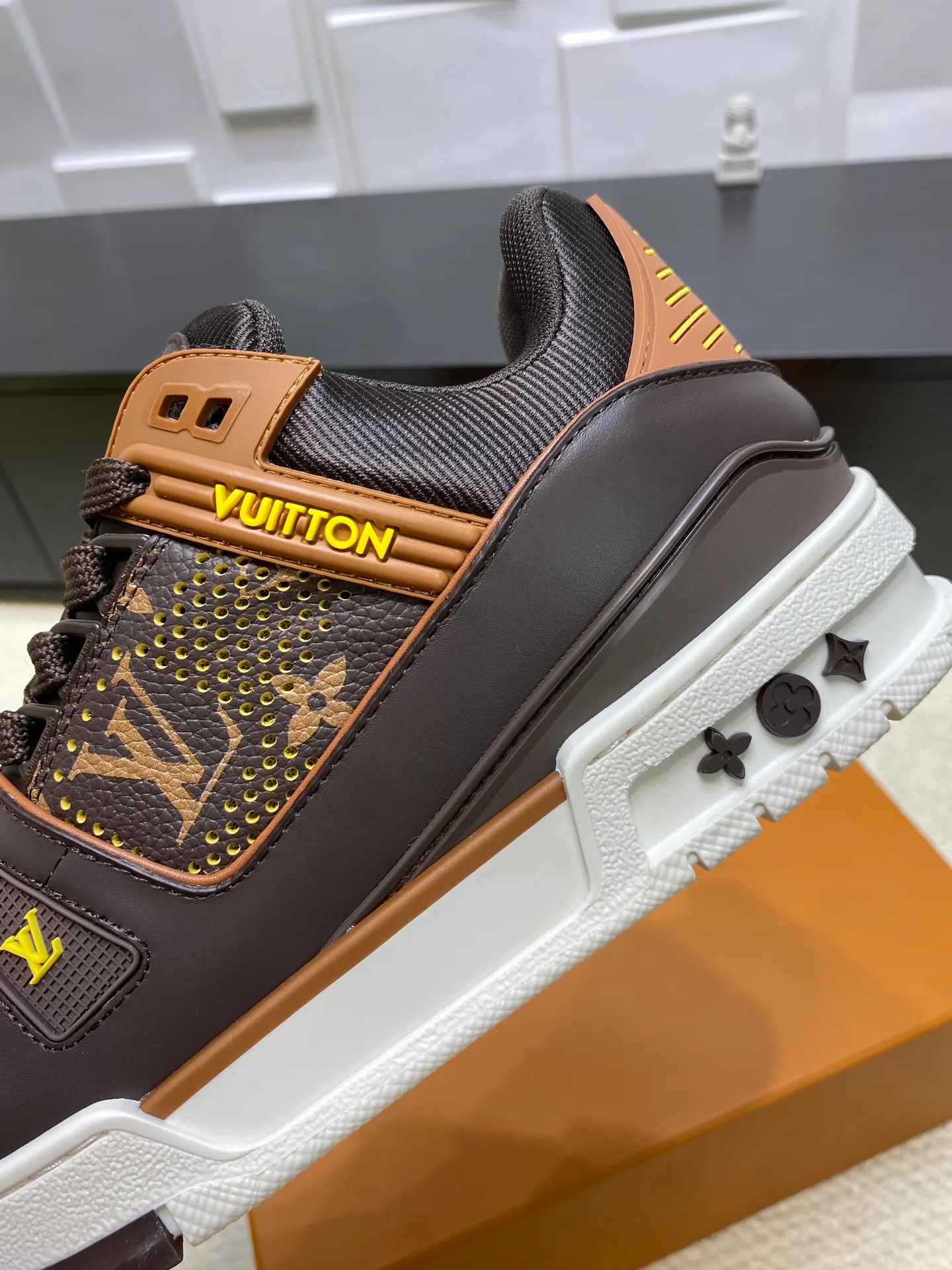 Кроссовки Женские Louis Vuitton 17969022