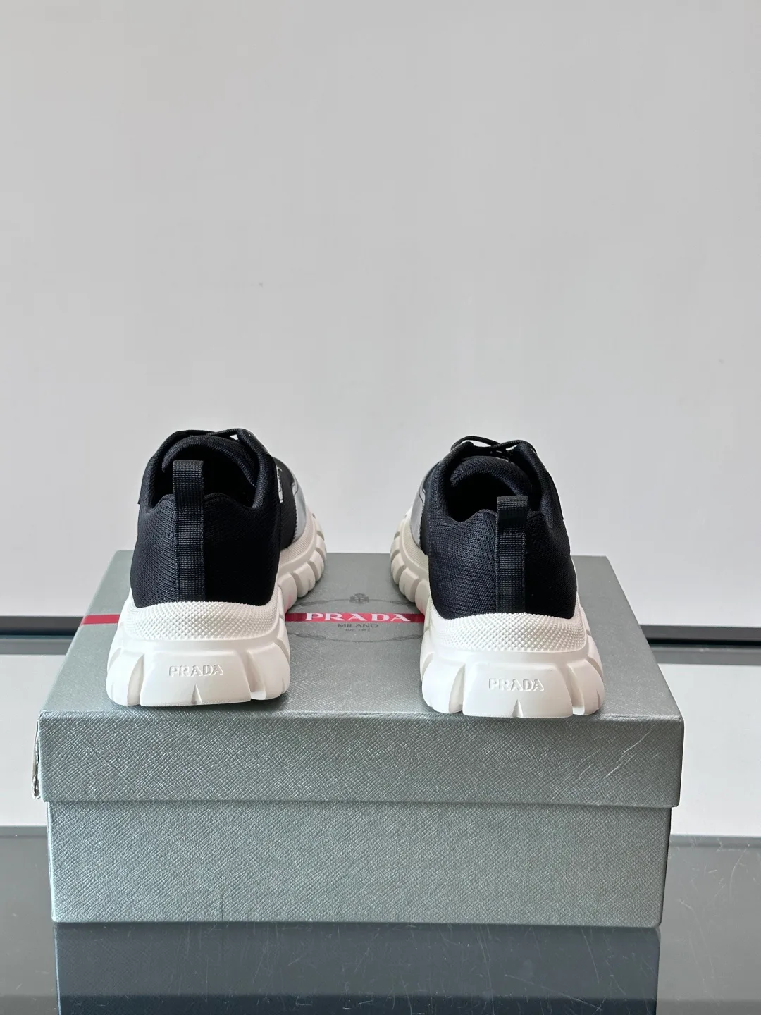 Кроссовки Женские Prada 17328735