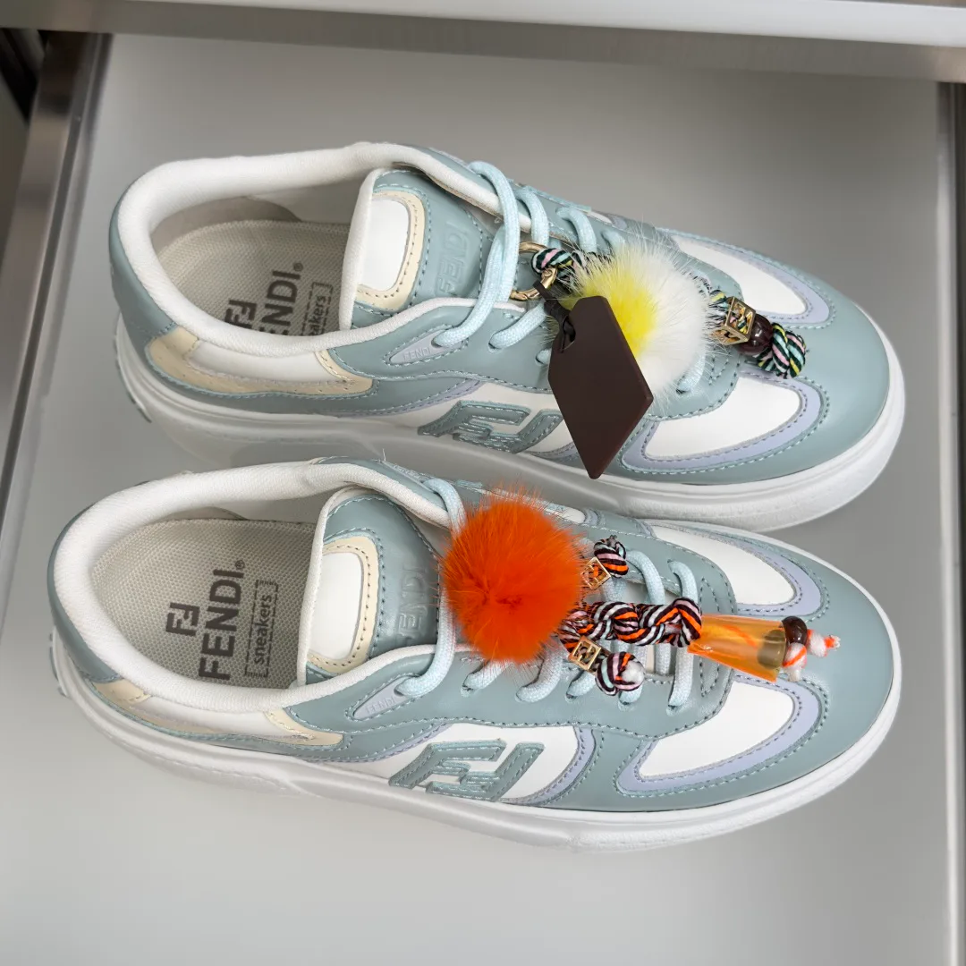 Кроссовки Женские Fendi 17950680