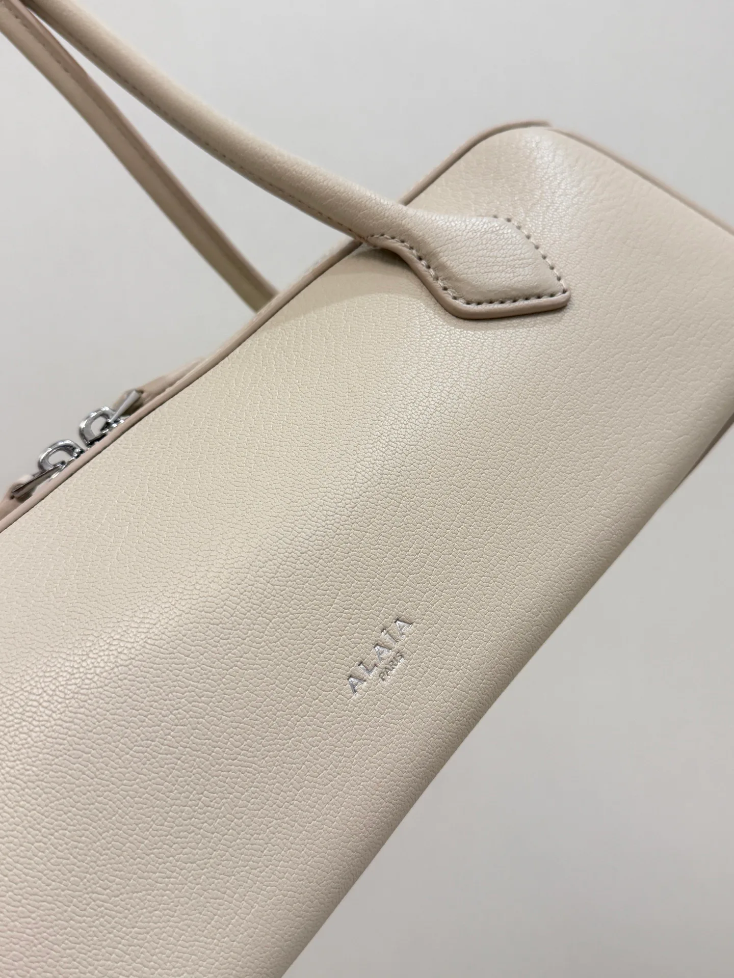 Классические Сумки Женские Alaia 9166540