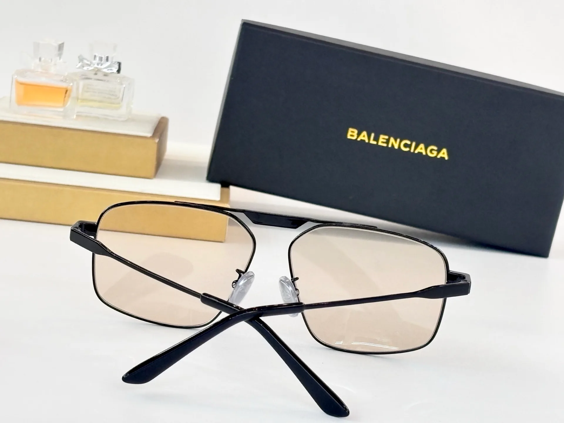 Очки Balenciaga 13389358