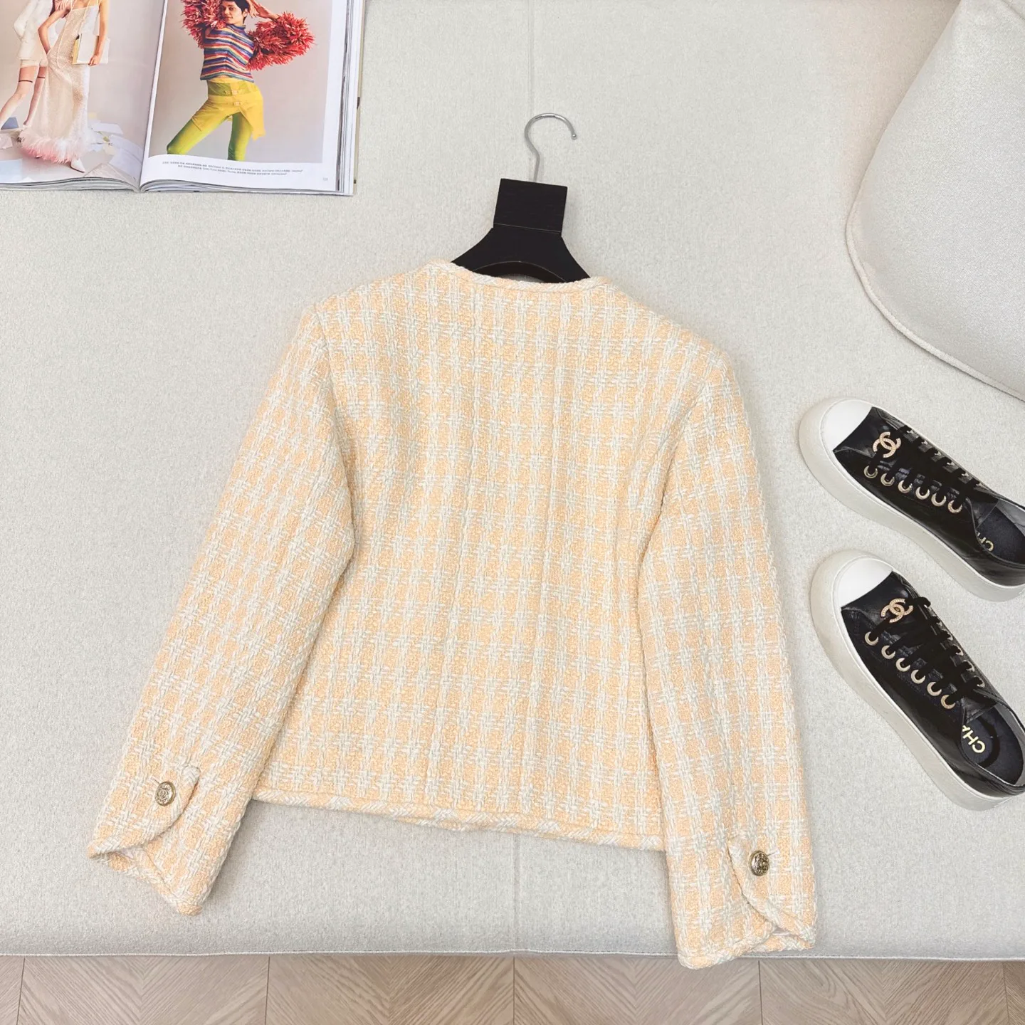 Куртки И Пуховики Женские Chanel 18116