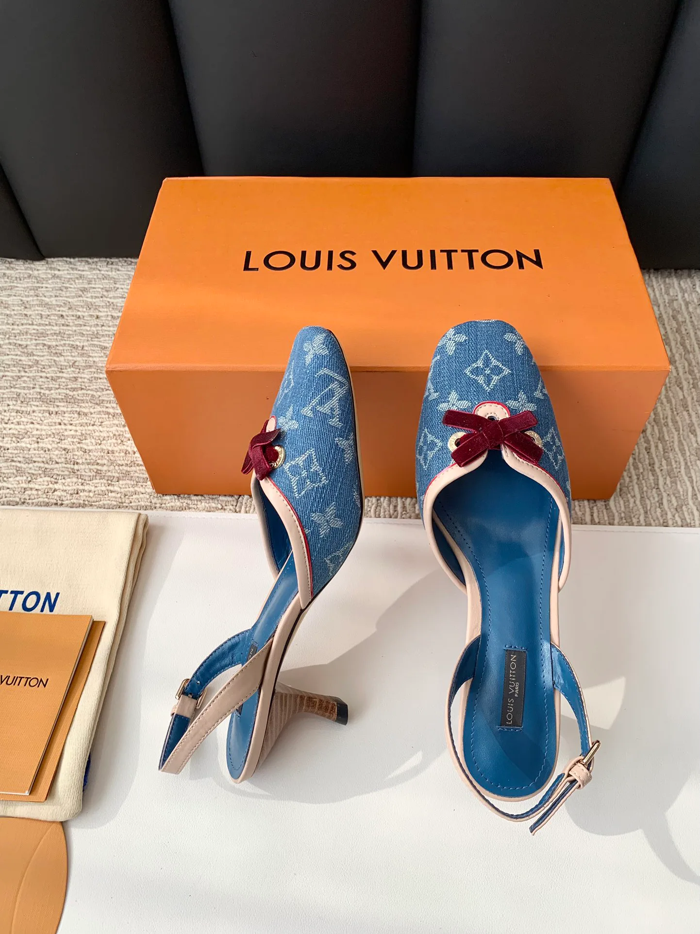 Босоножки Женские Louis Vuitton 11263773