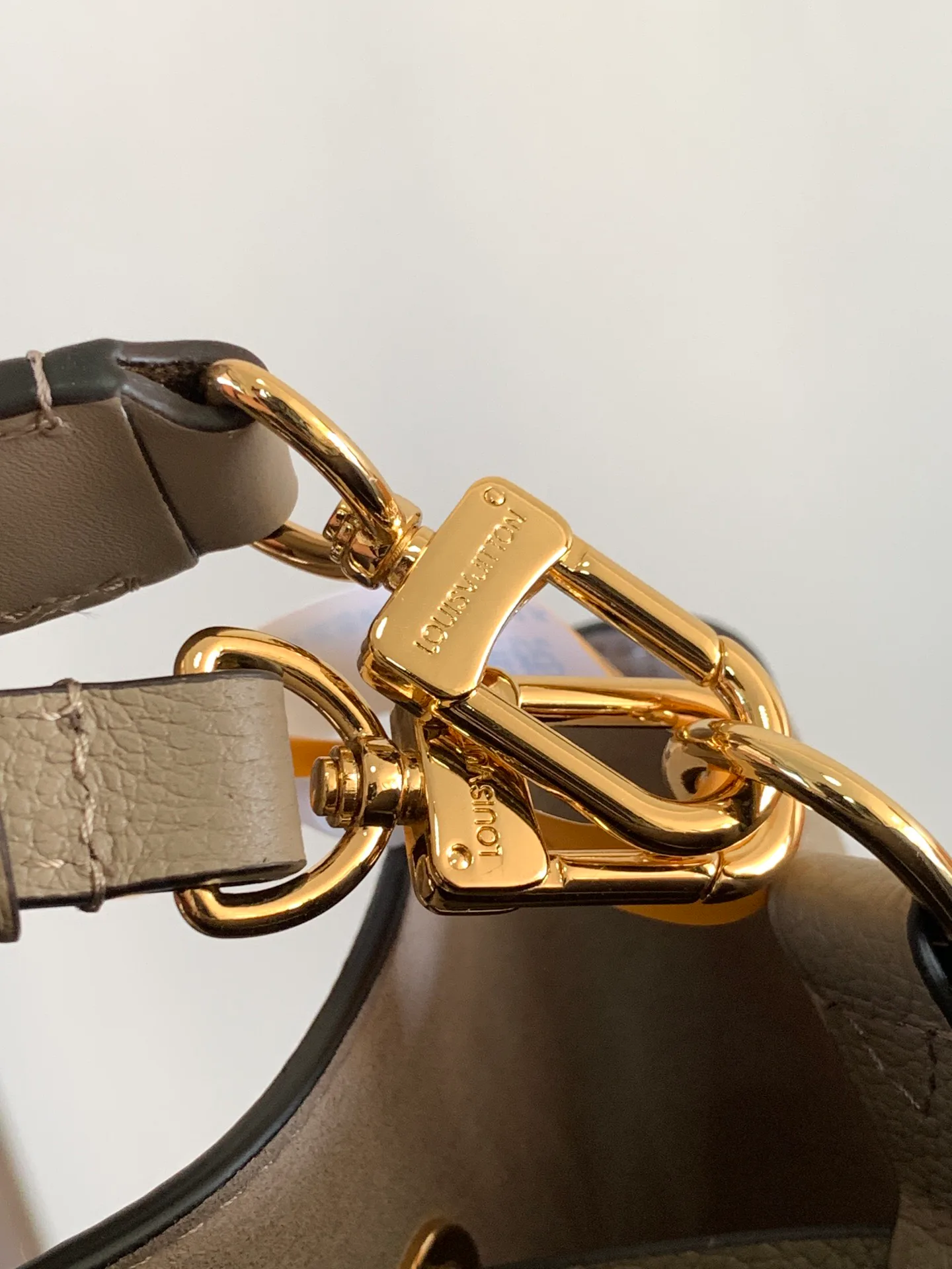 Сумки На Ремне Женские Louis Vuitton 546402