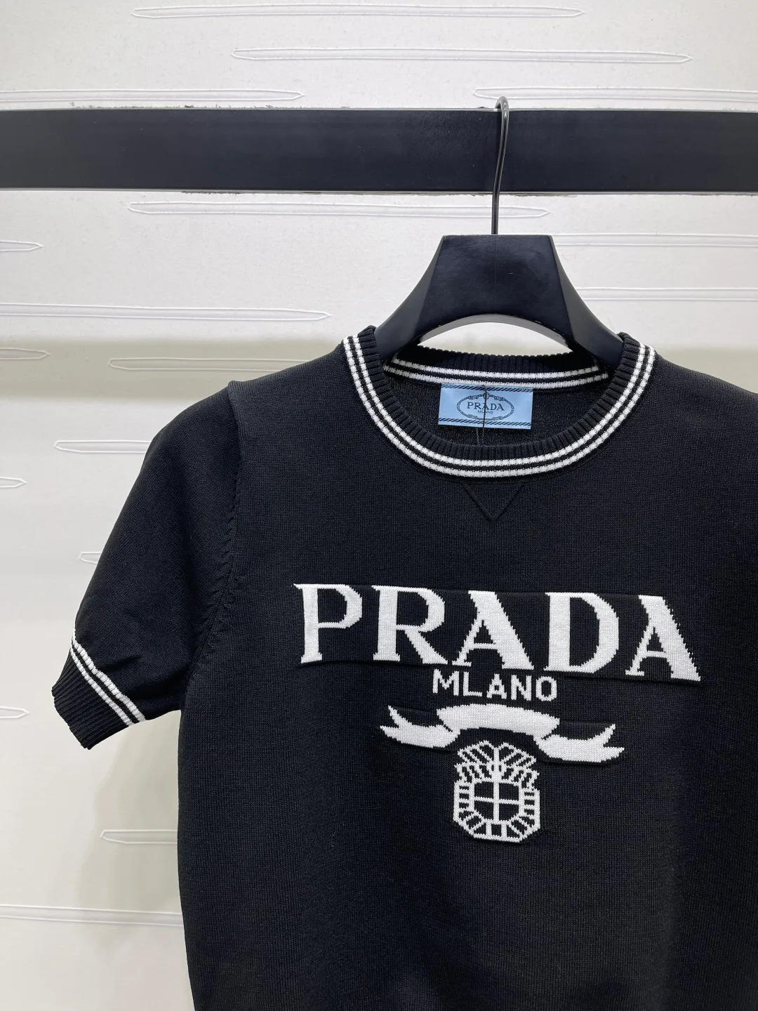 Футболки Женские Prada 17612756