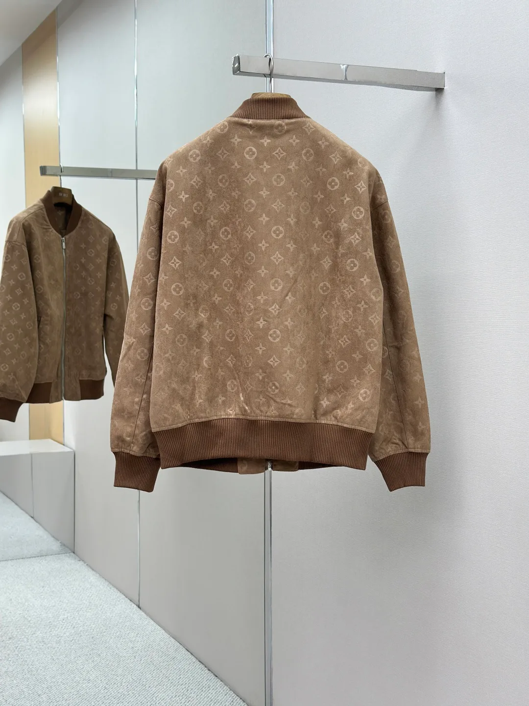 Куртки И Пуховики Мужские Louis Vuitton 178977