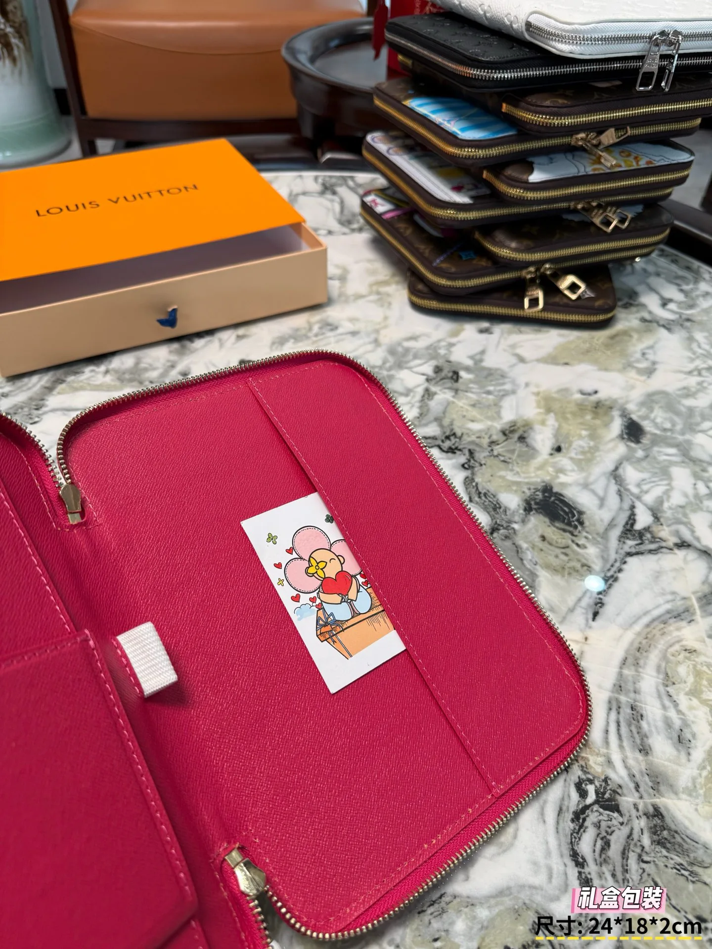 Клатчи Женские Louis Vuitton 18013758