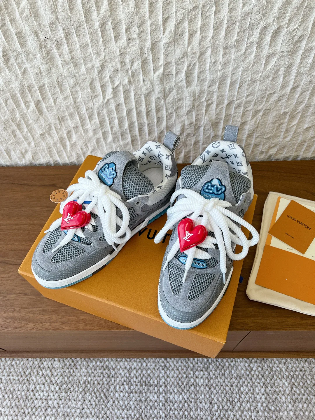 Кроссовки Женские Louis Vuitton 1014749