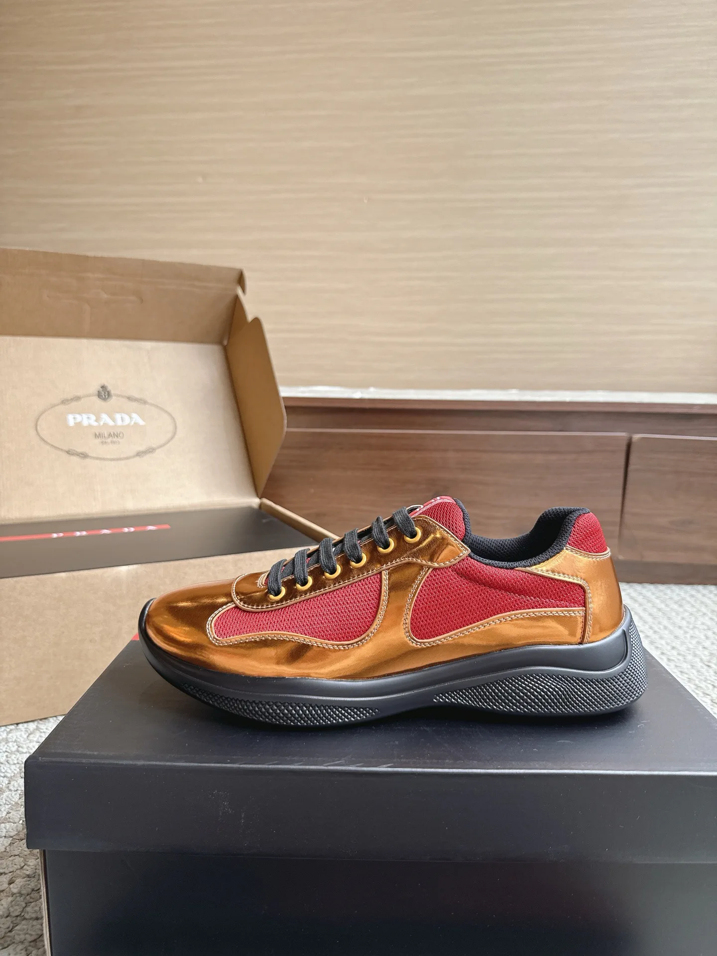 Кроссовки Женские Prada 17470445