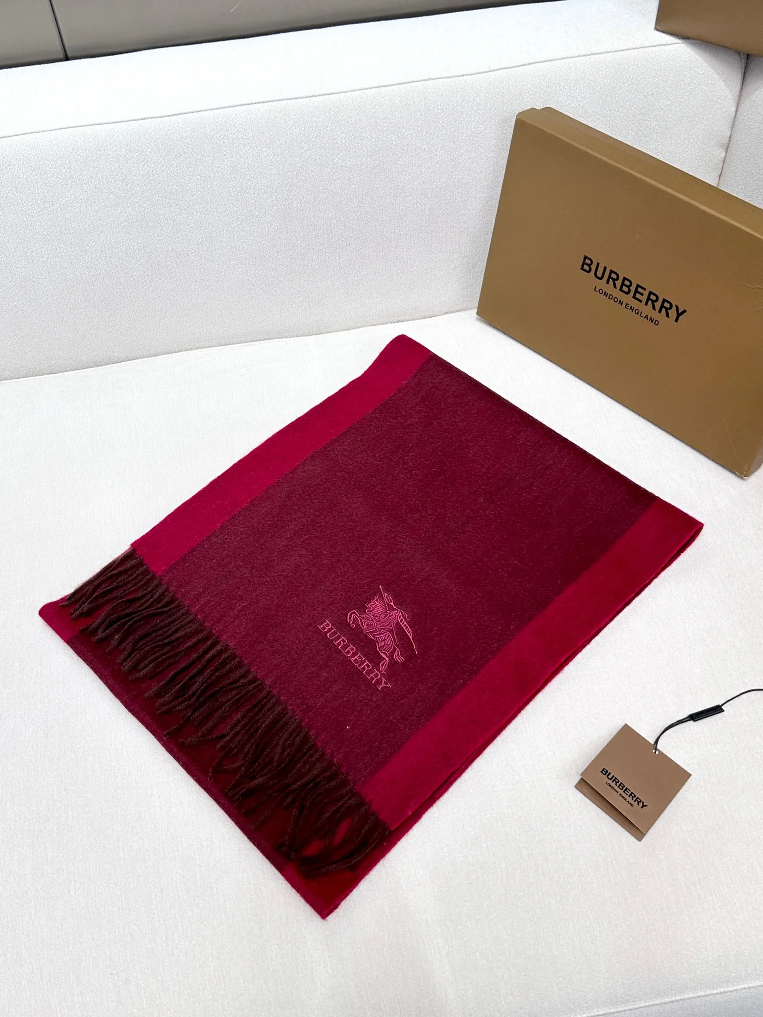 Шарфы Burberry 18322260