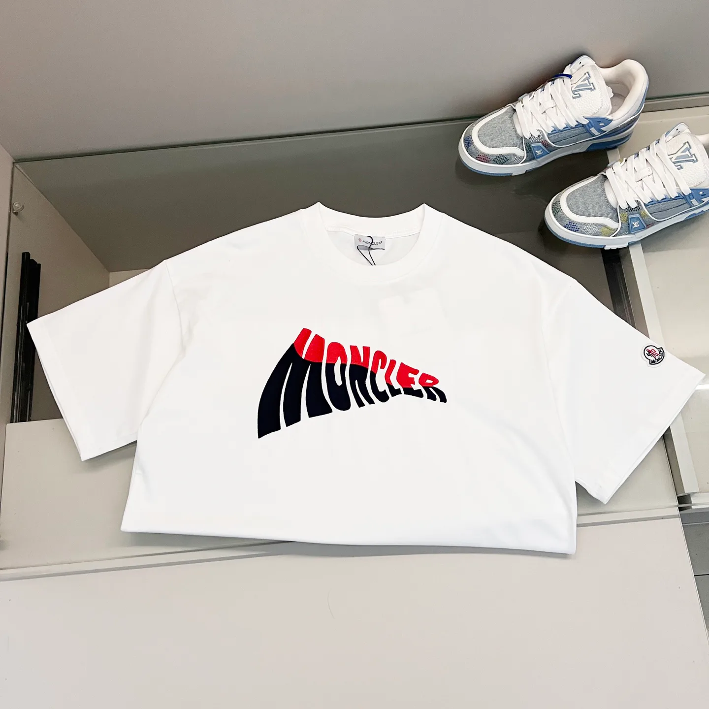 Футболки Женские Moncler 708904