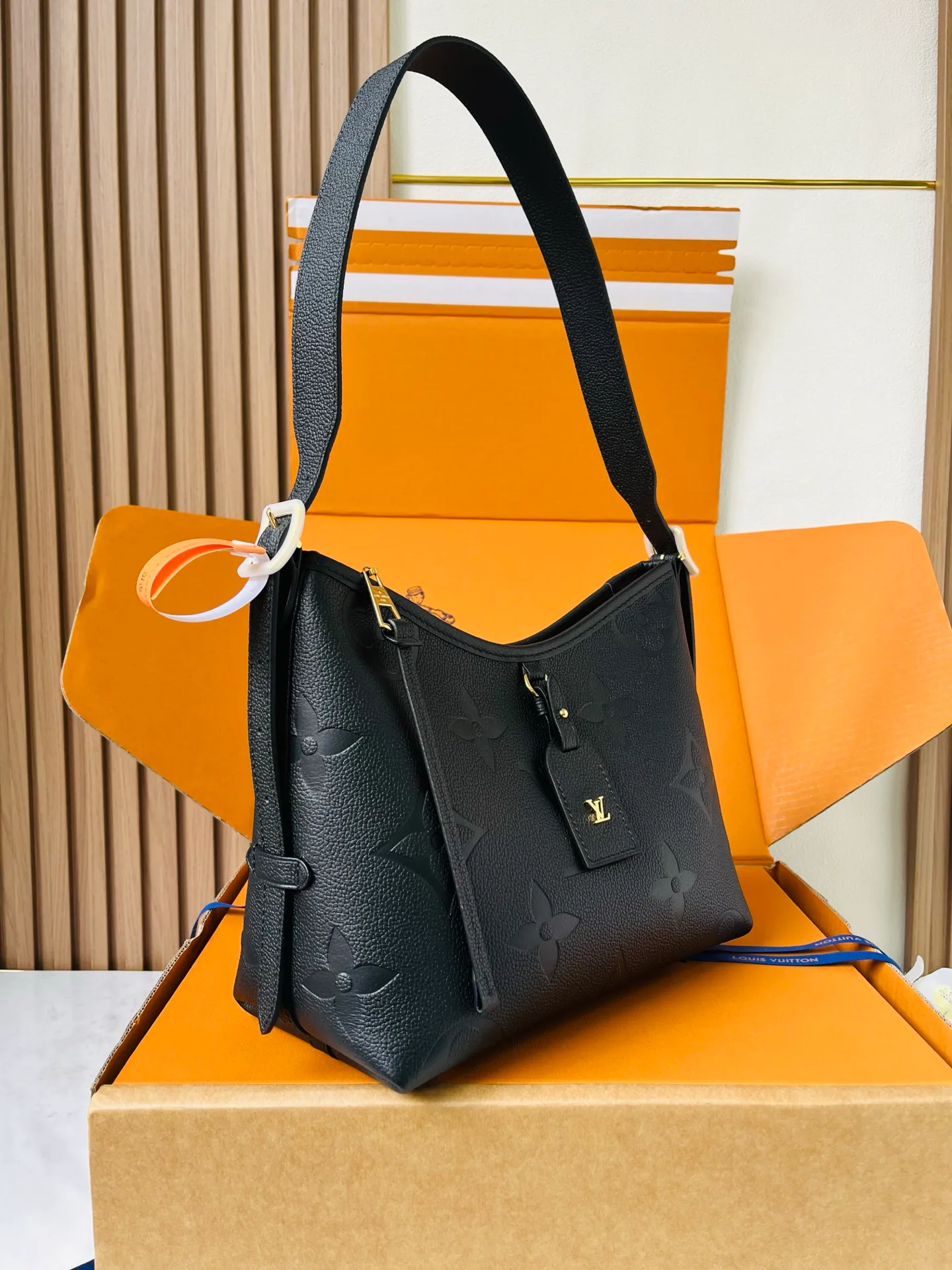 Классические Сумки Женские Louis Vuitton 12569326