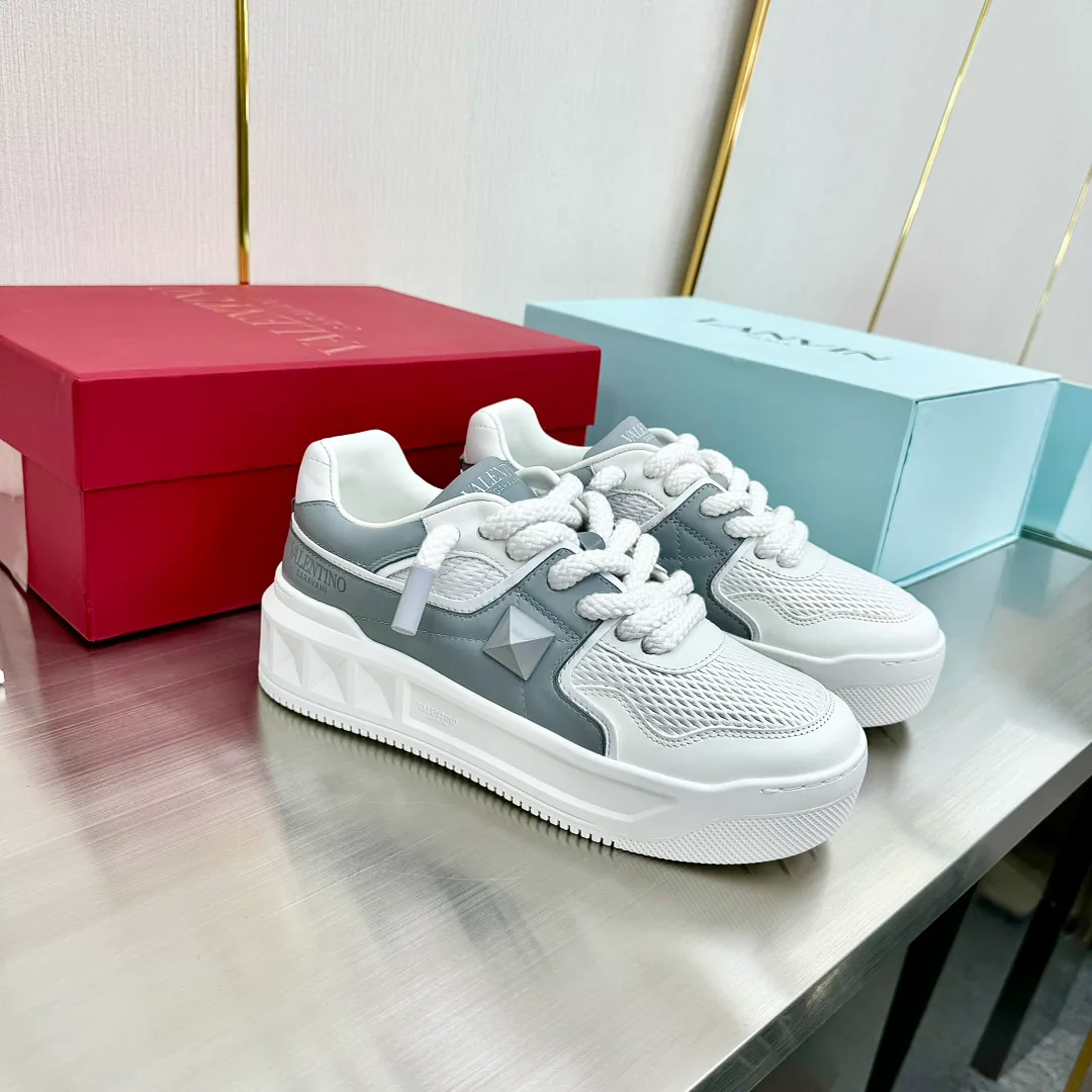 Кроссовки Женские Valentino 17904340