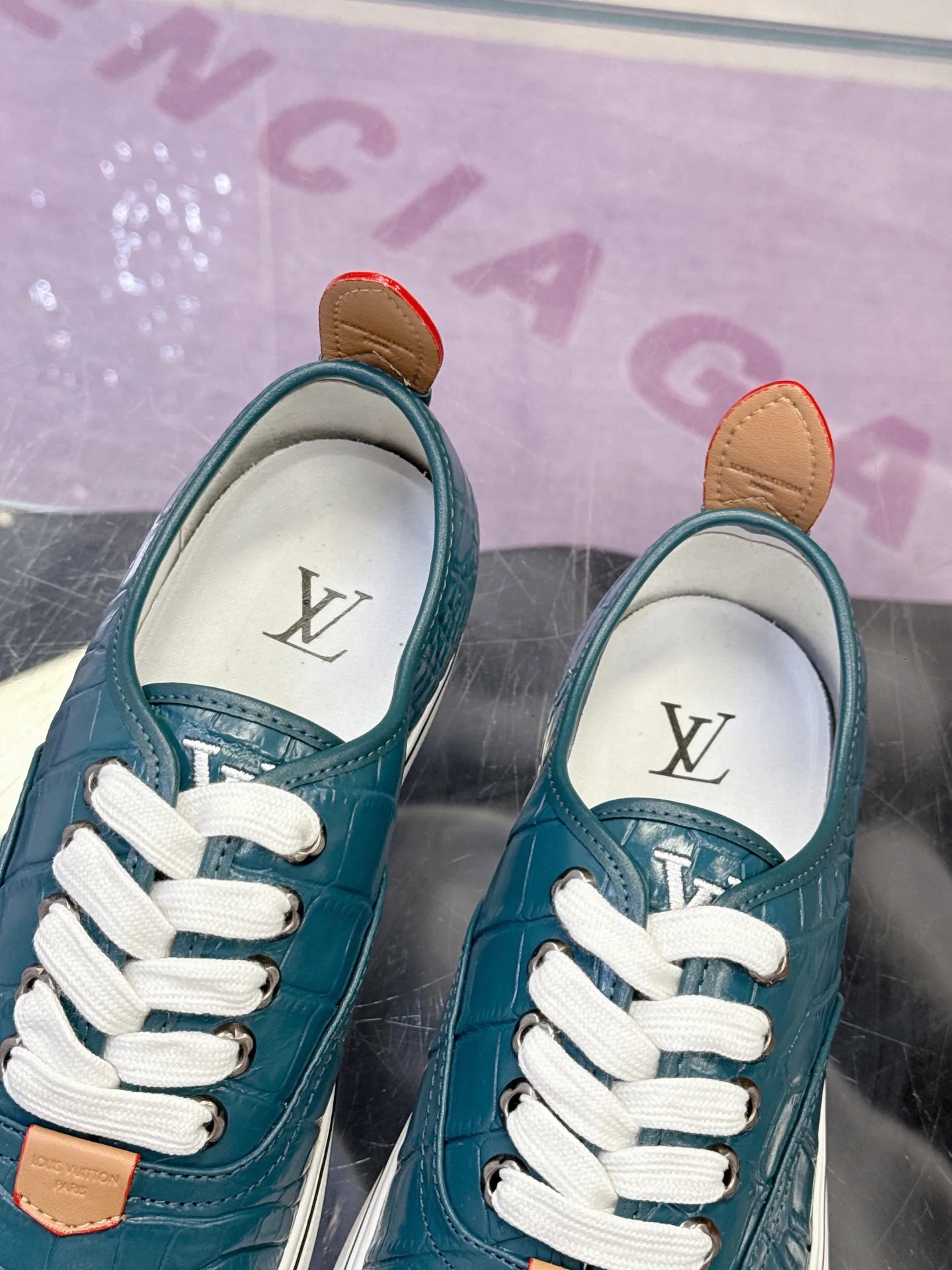 Кроссовки Мужские Louis Vuitton 17930915