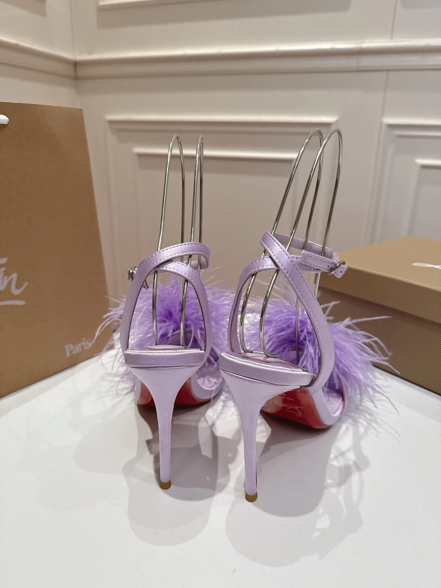 Туфли Женские Christian Louboutin 16920367