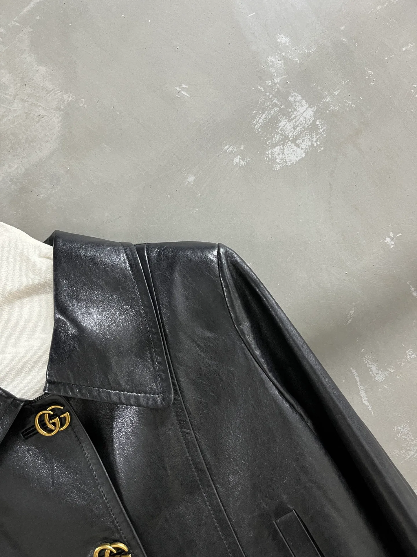 Кожаные Куртки И Дублёнки Женские Gucci 18172654