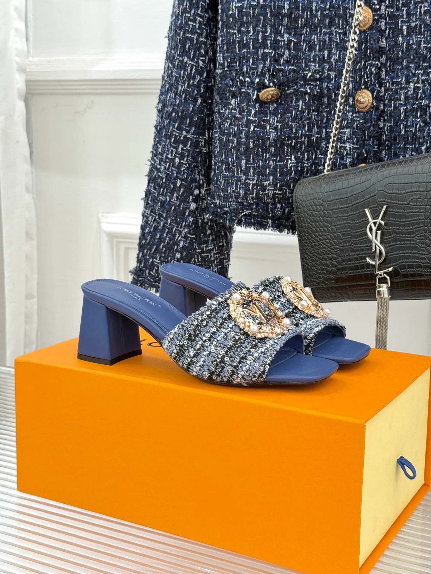 Шлепанцы Женские Louis Vuitton 2768099