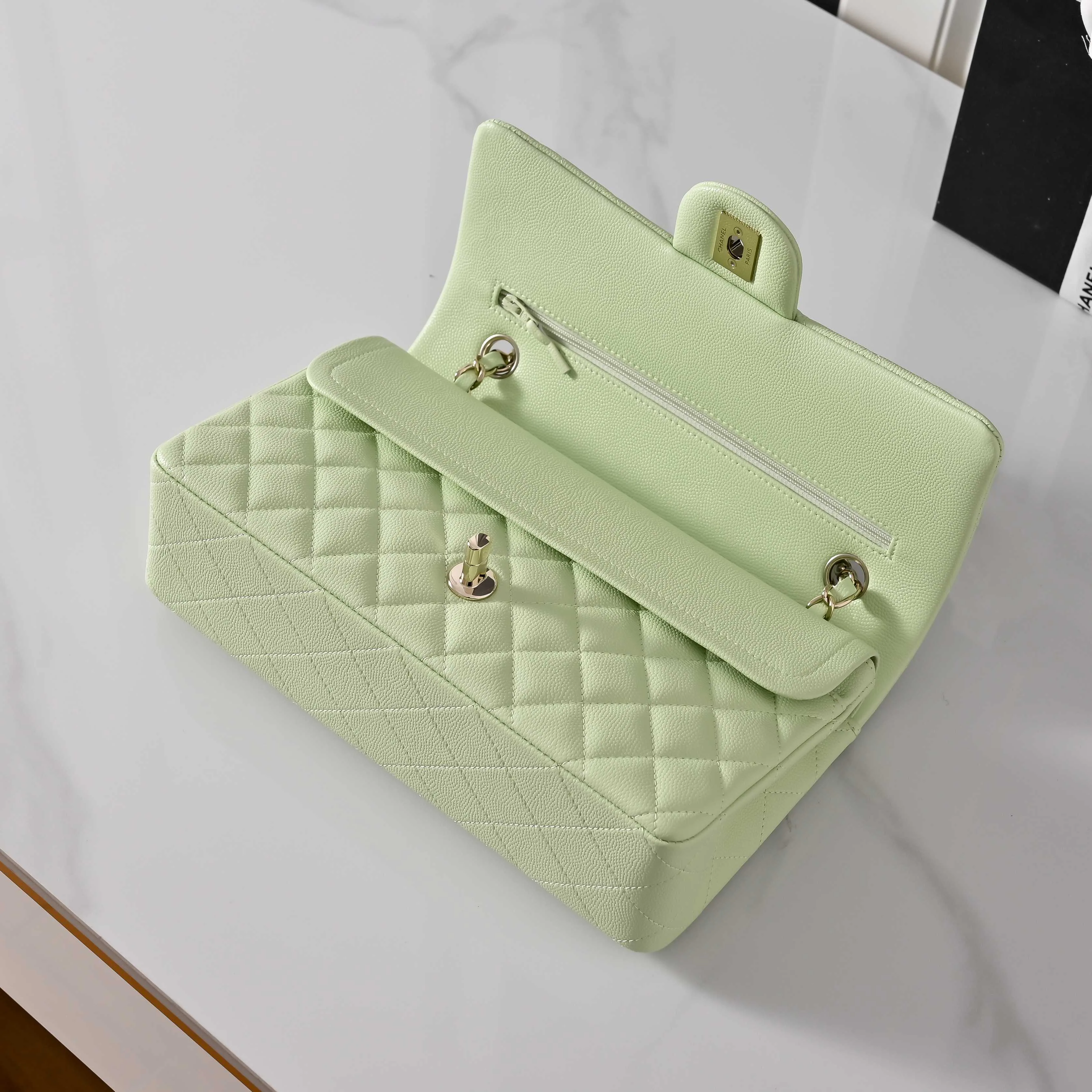 Классические Сумки Женские Chanel 18147973