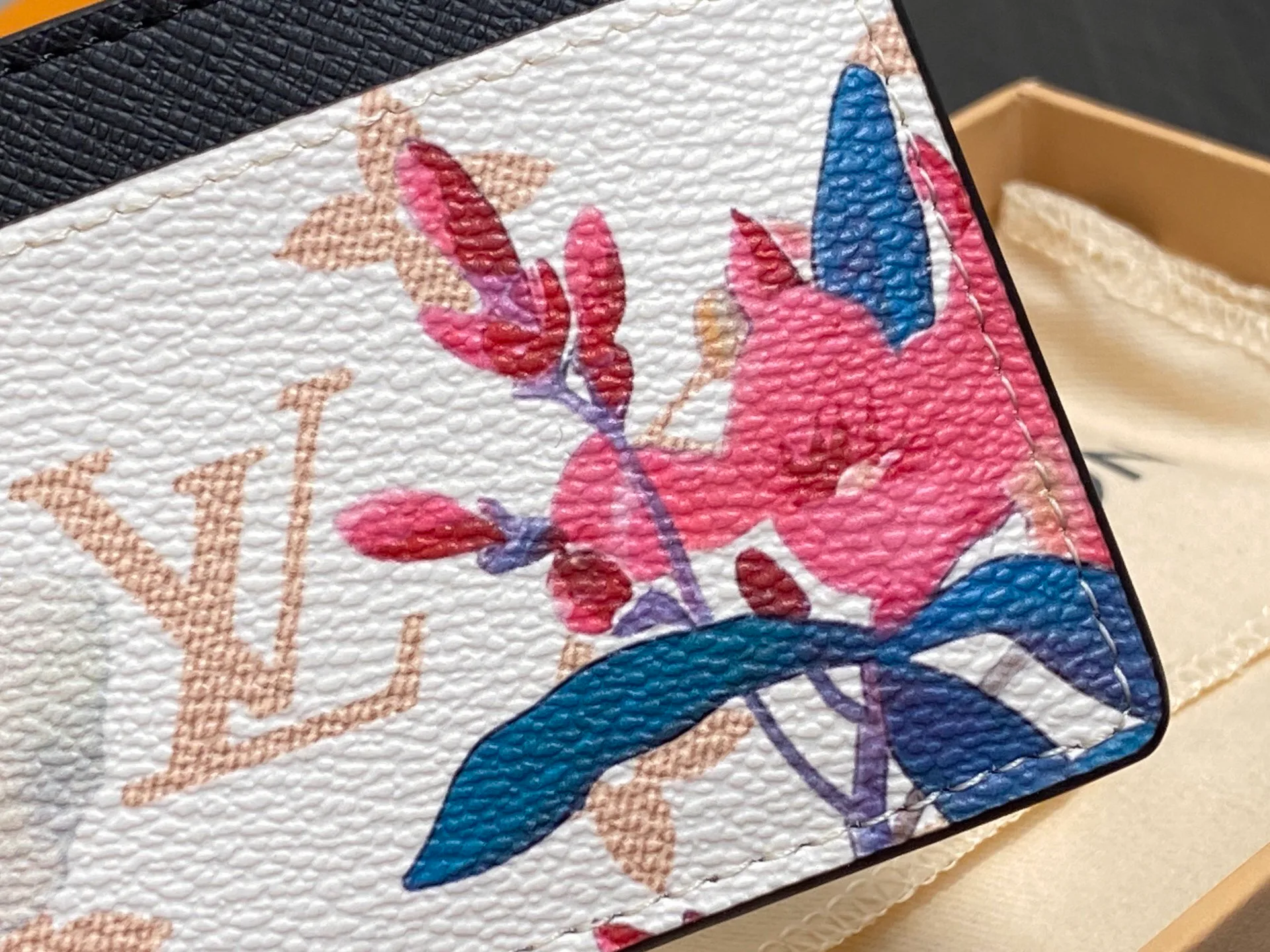 Клатчи Женские Louis Vuitton 13582763