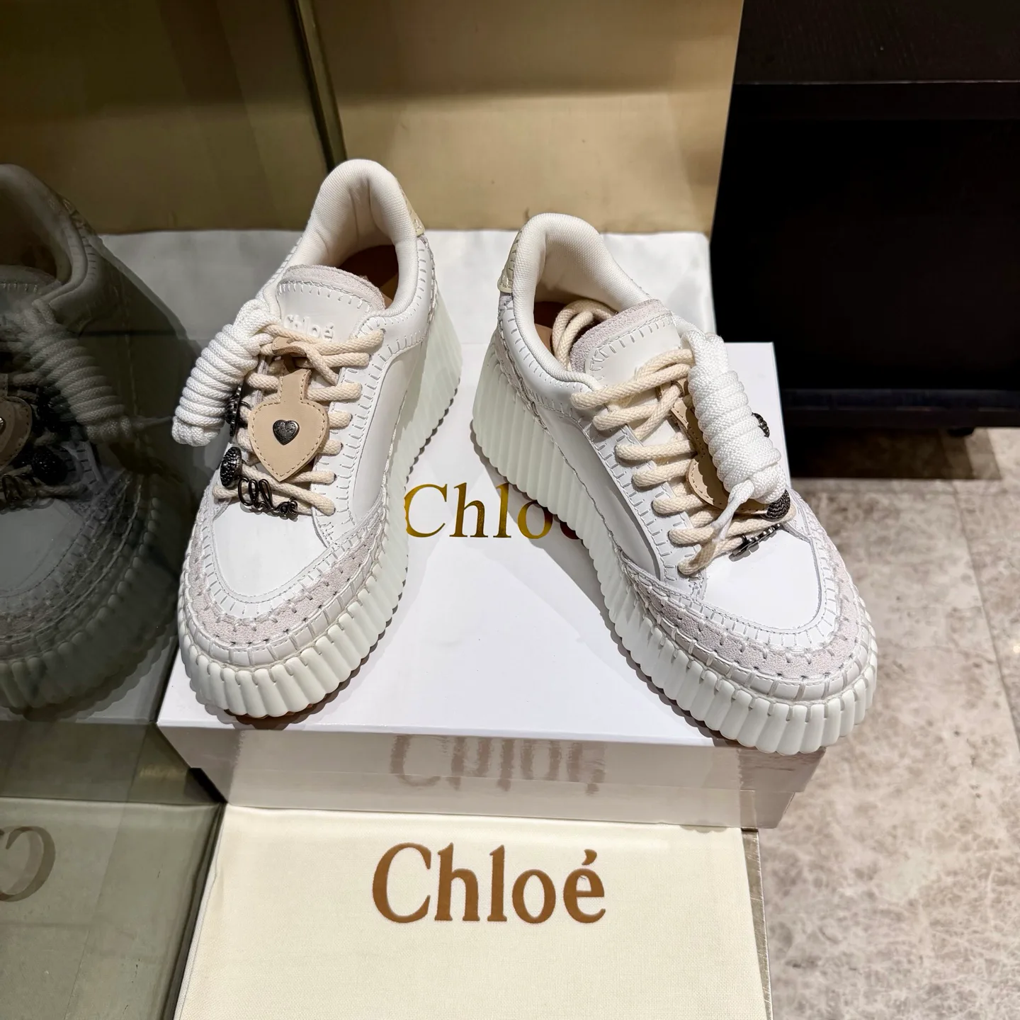 Кроссовки Женские Chloe 18104585