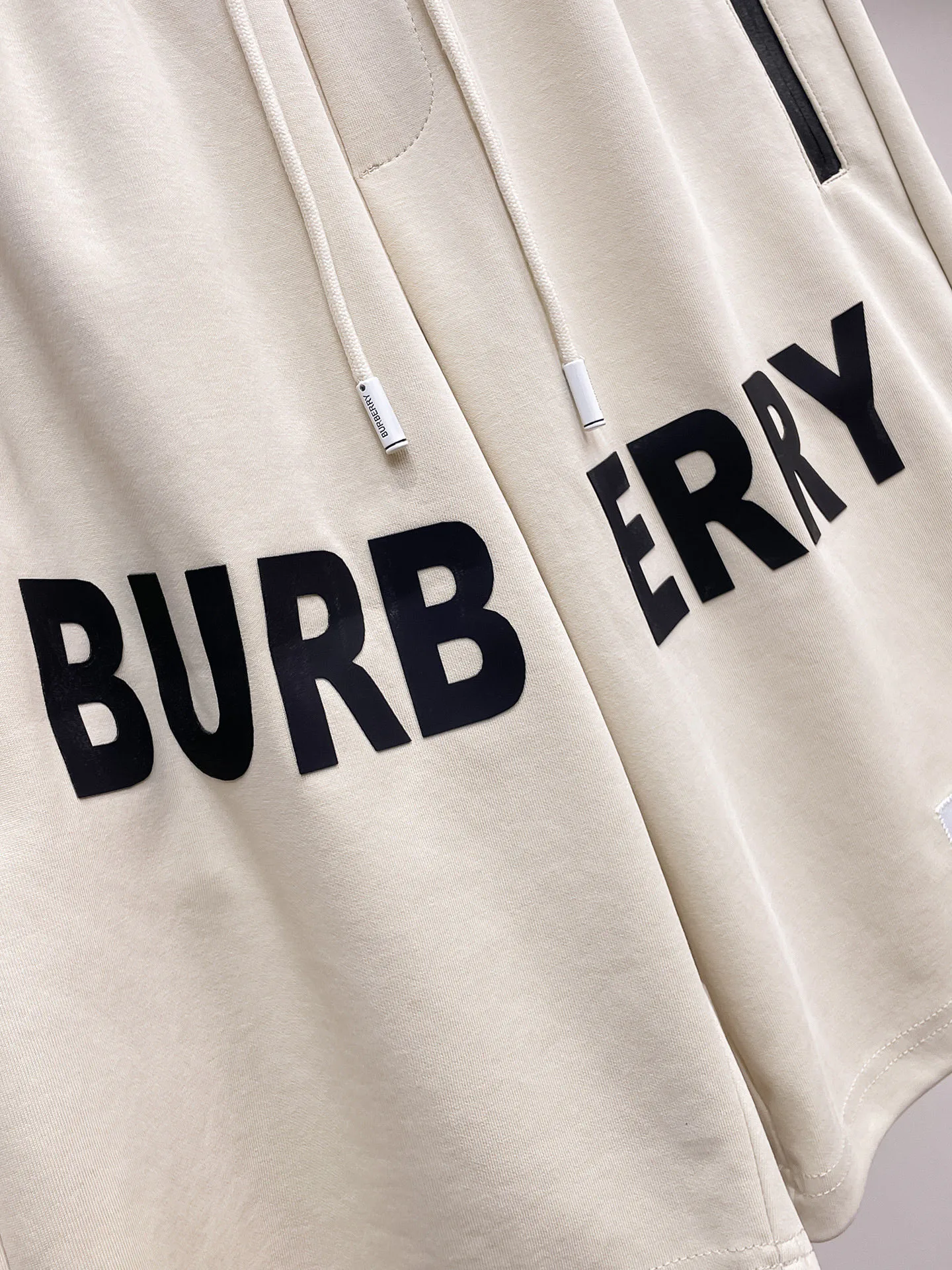 Шорты Мужские Burberry 13417638