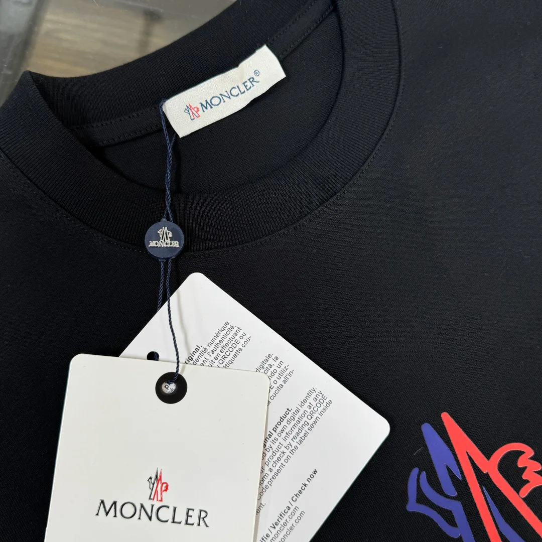 Футболки Женские Moncler 10292171