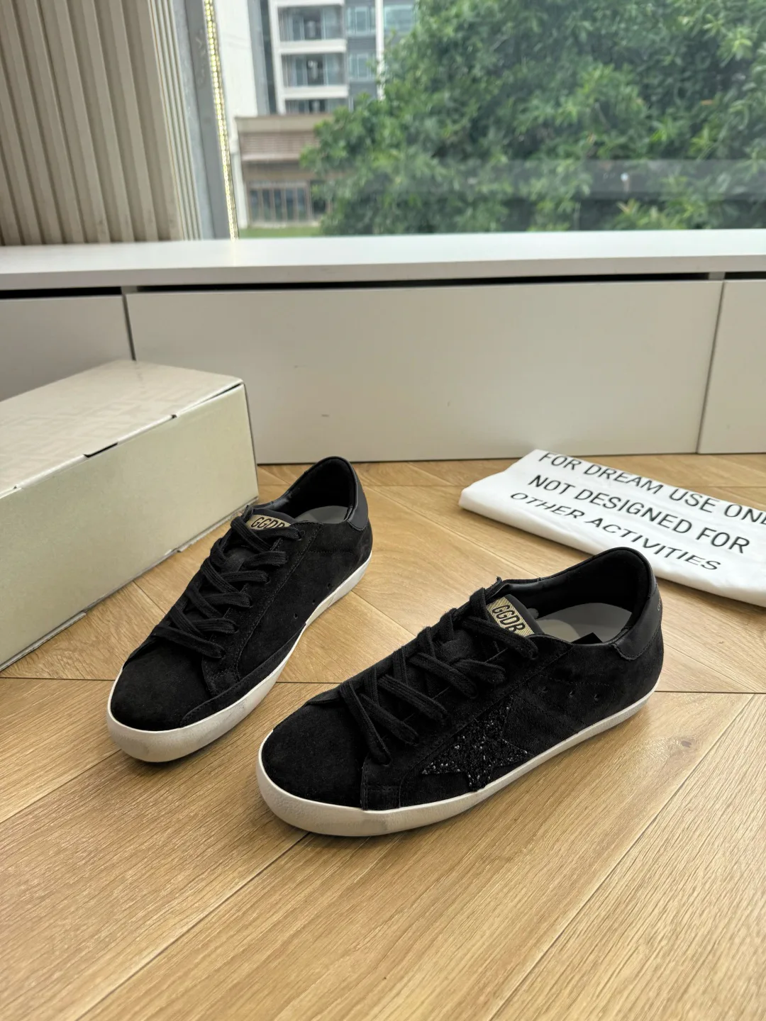 Кроссовки Женские Golden Goose 18801046