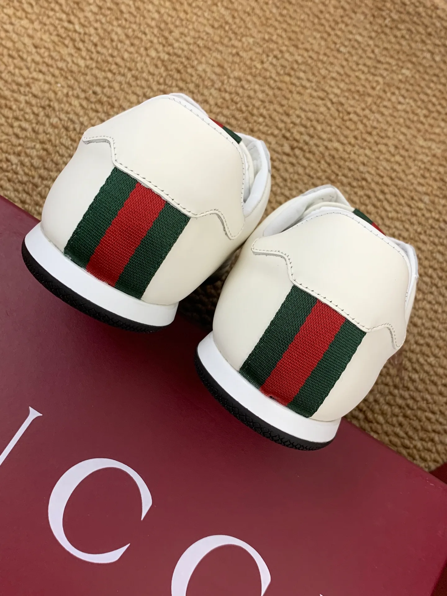 Кроссовки Женские Gucci 10646360