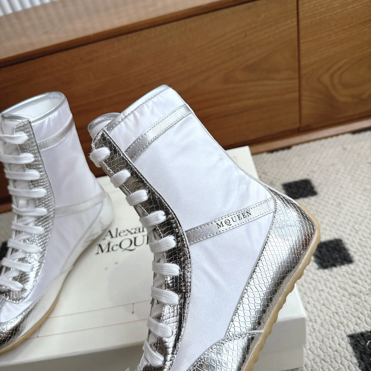 Кроссовки Женские Alexander Mcqueen 19331482