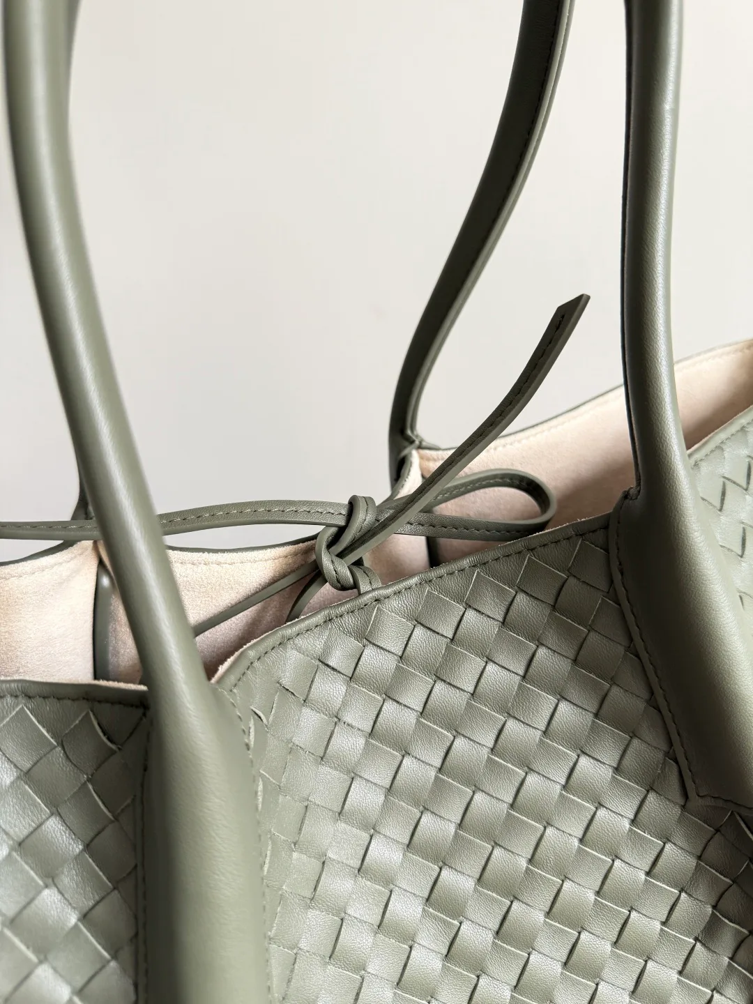 Классические Сумки Женские Bottega Veneta 760206