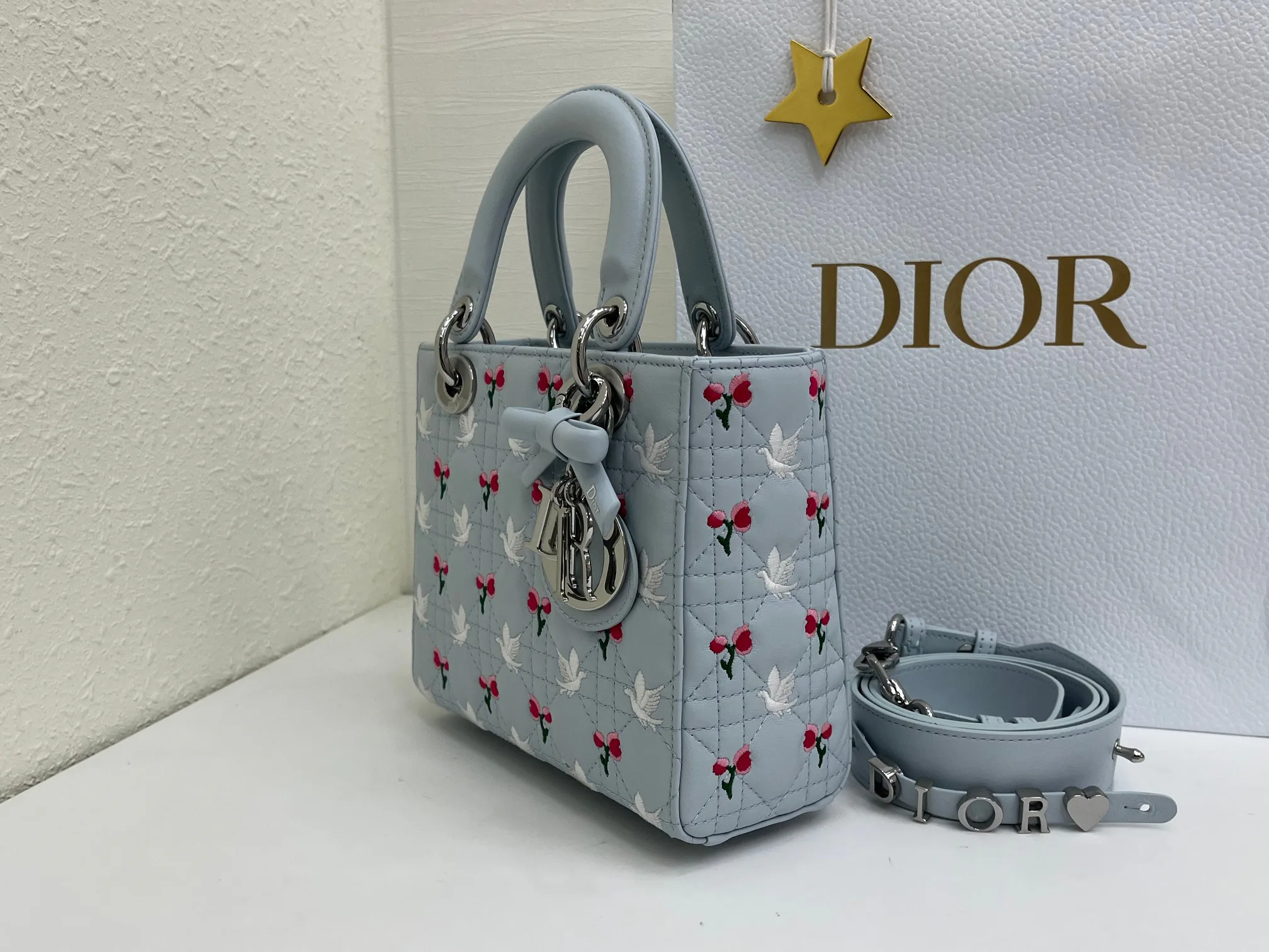 Классические Сумки Женские Christian Dior 17407053