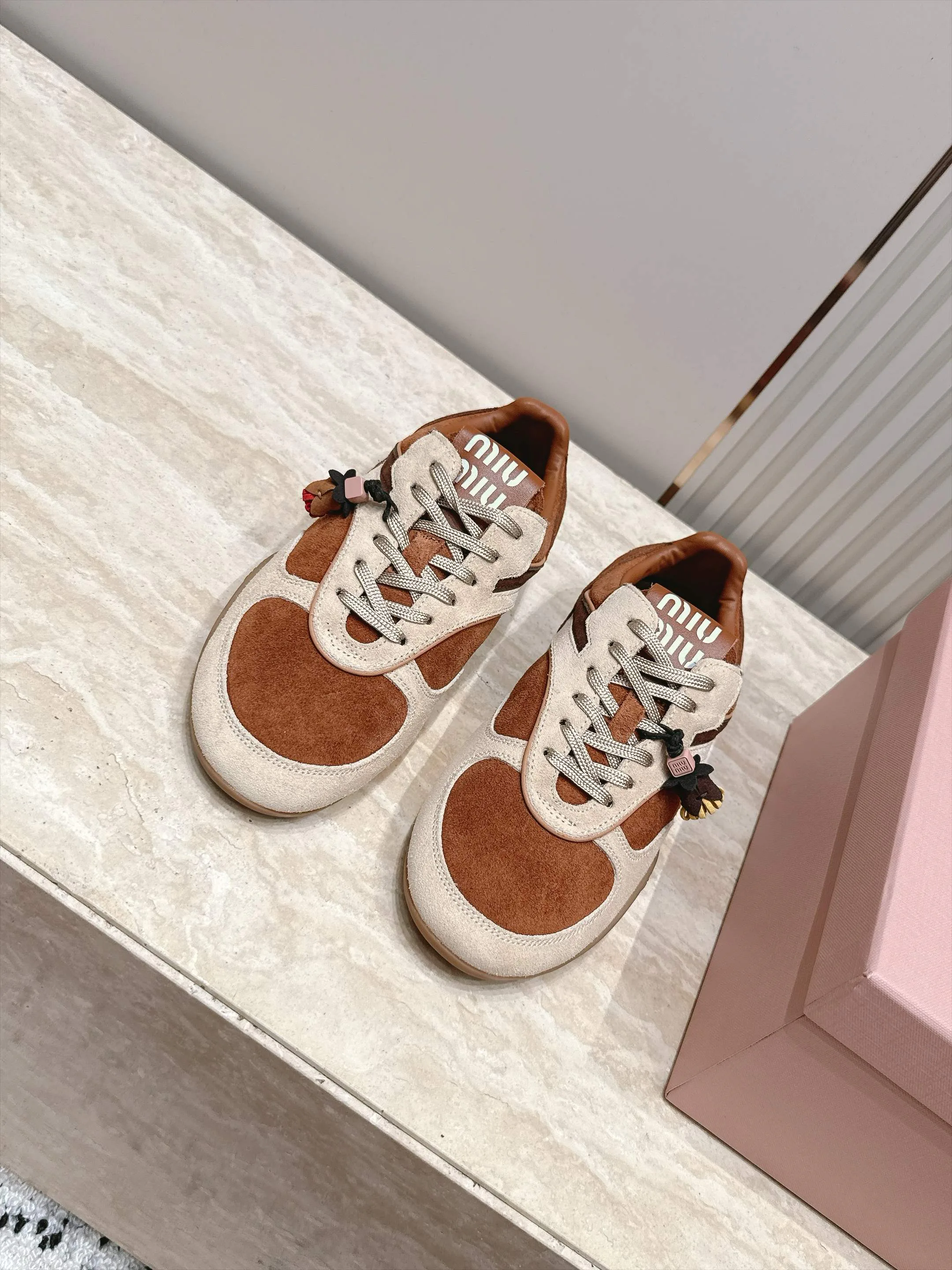 Кроссовки Женские Miu Miu 18436560