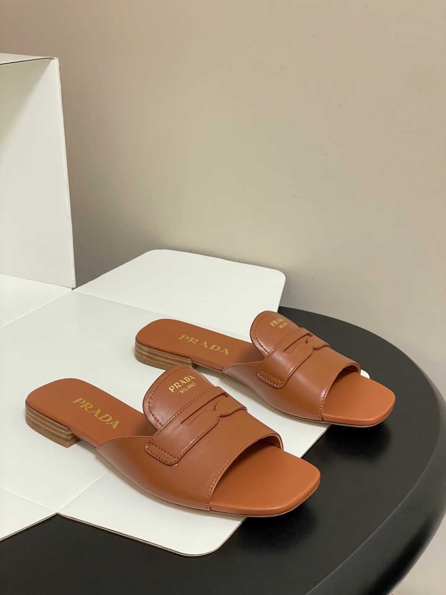 Босоножки Женские Prada 11680142