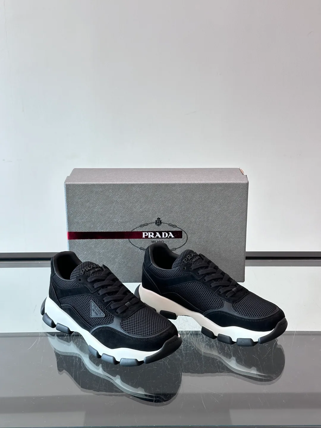Кроссовки Женские Prada 18449475