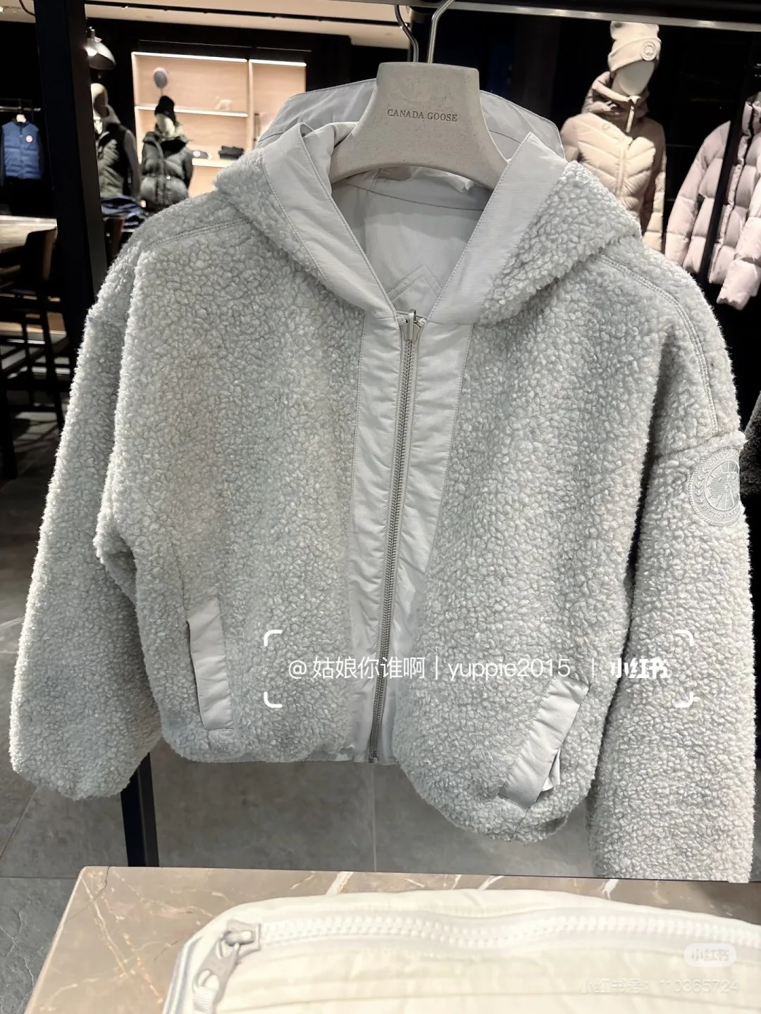 Куртки И Пуховики Женские Canada Goose 300367