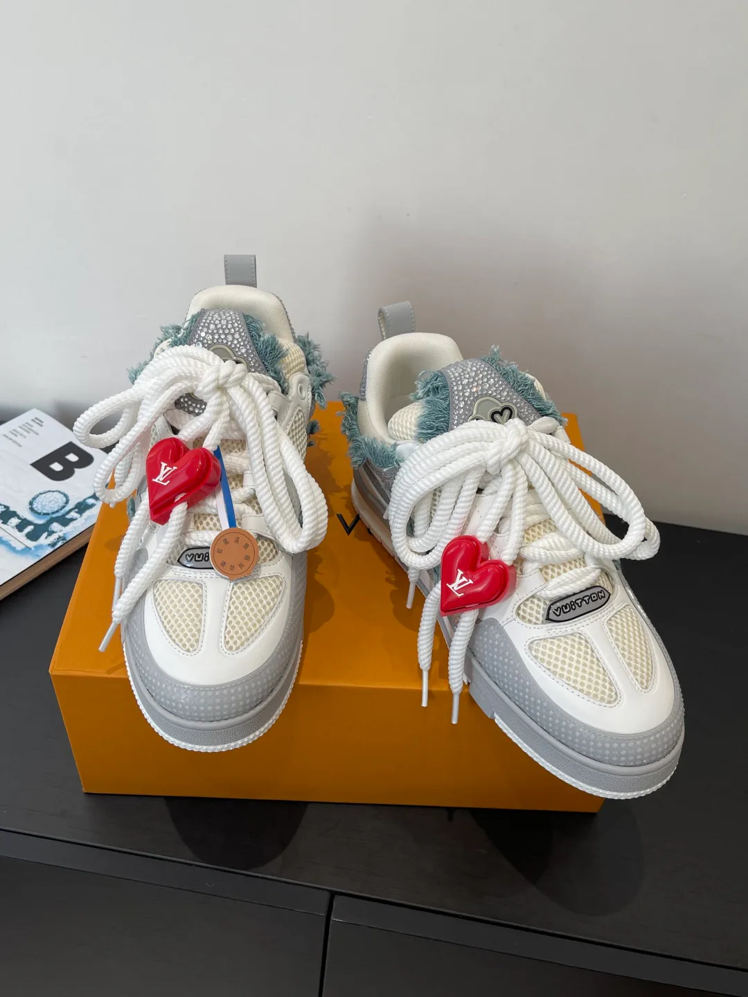 Кроссовки Женские Louis Vuitton 349000