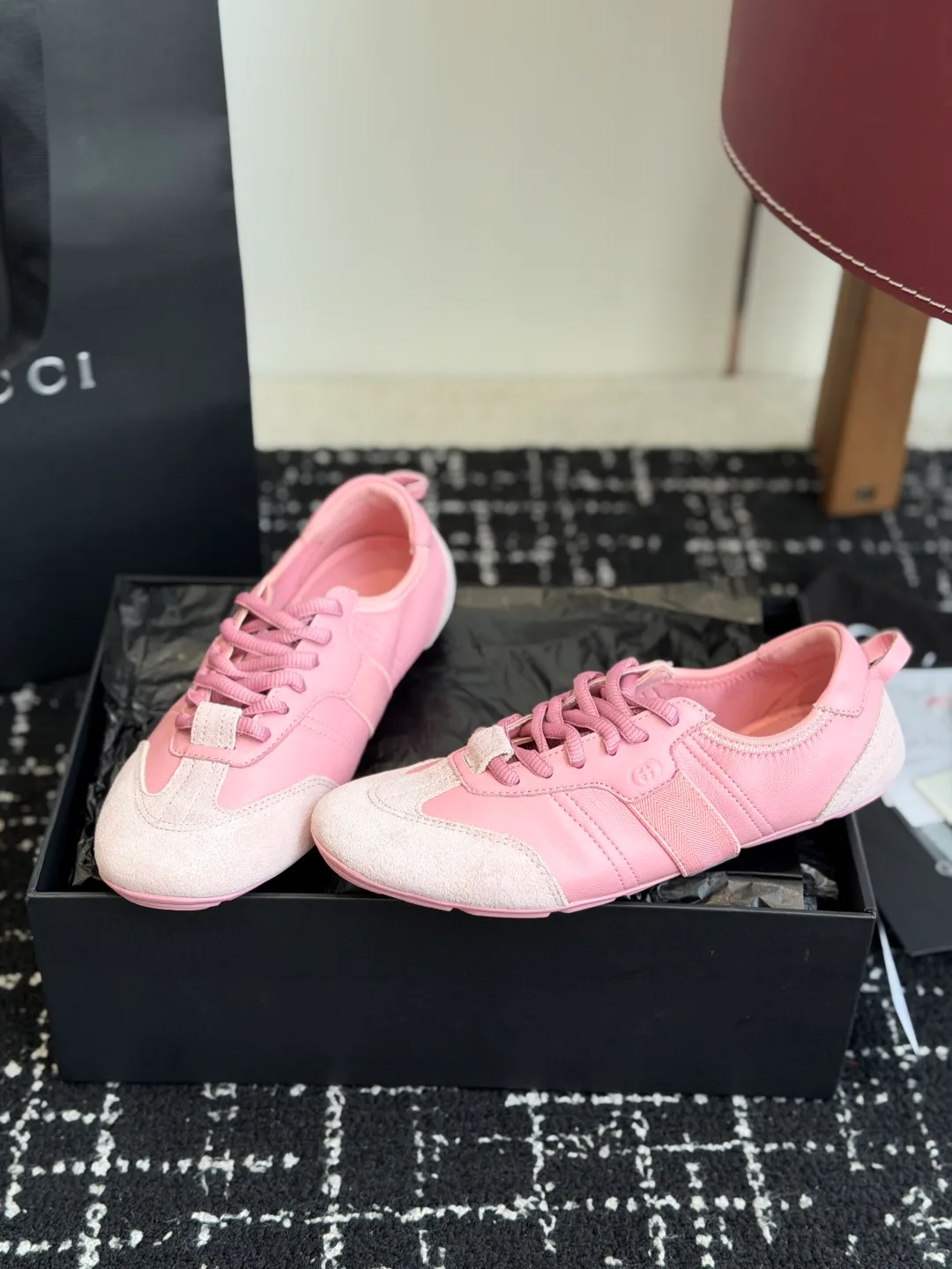 Кроссовки Женские Gucci 18121094