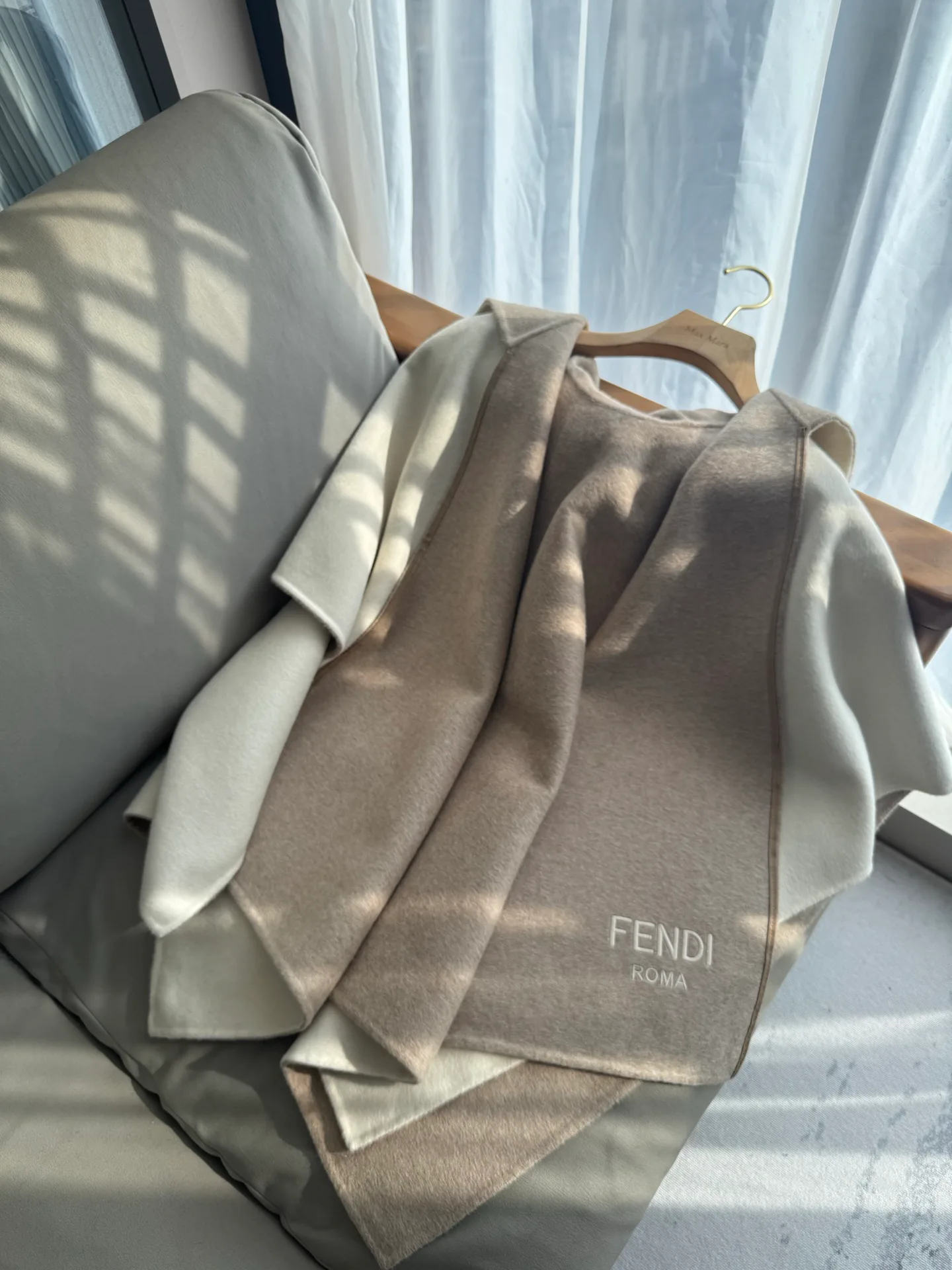 Пальто Женские Fendi 18739645