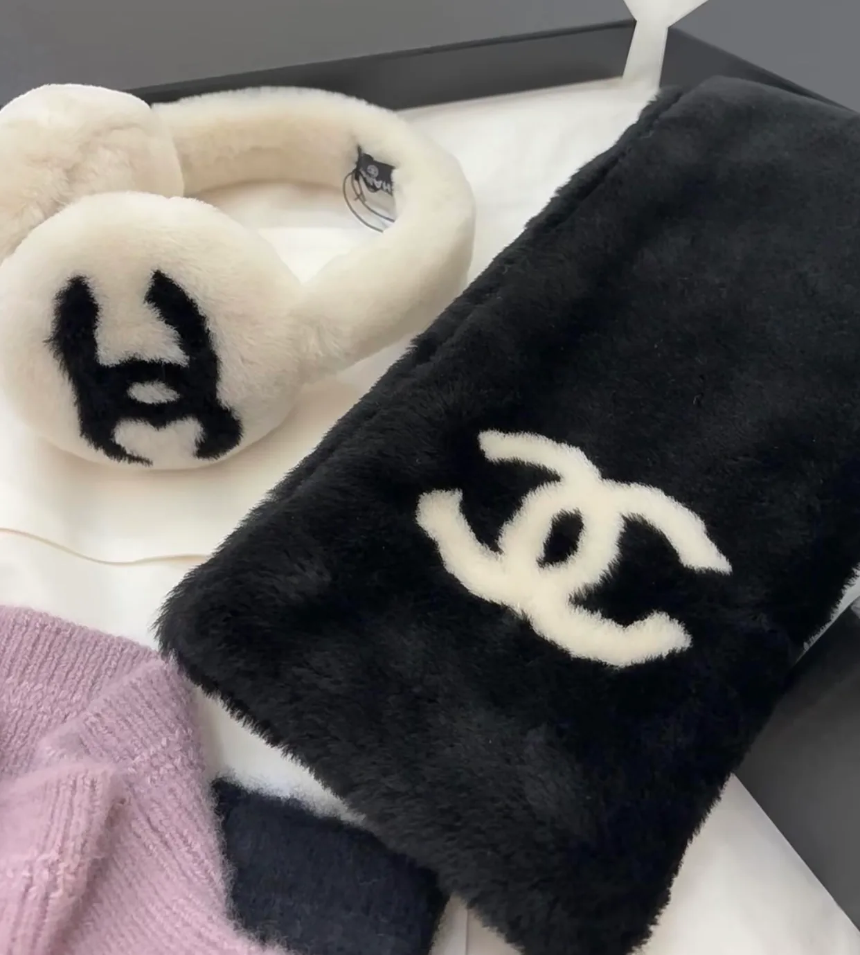 Шарфы Chanel 18347723