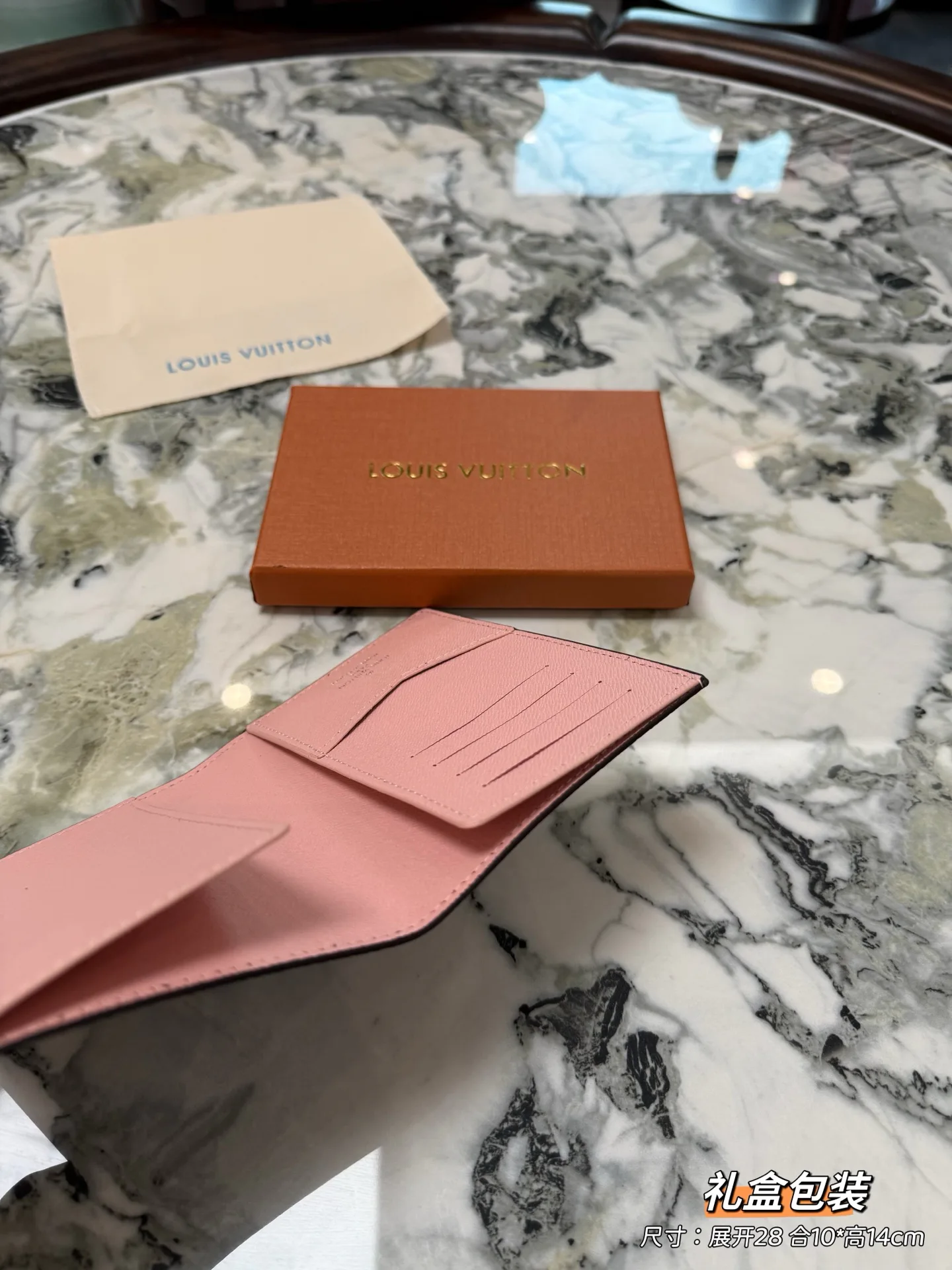 Визитницы Louis Vuitton 112950