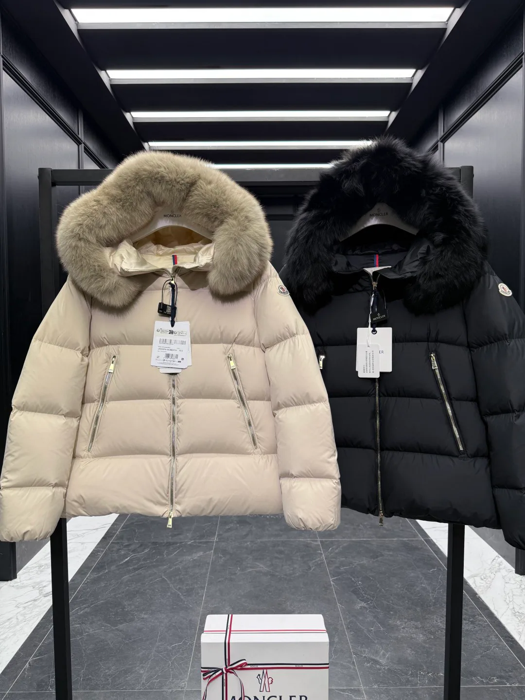 Куртки И Пуховики Женские Moncler 17964587