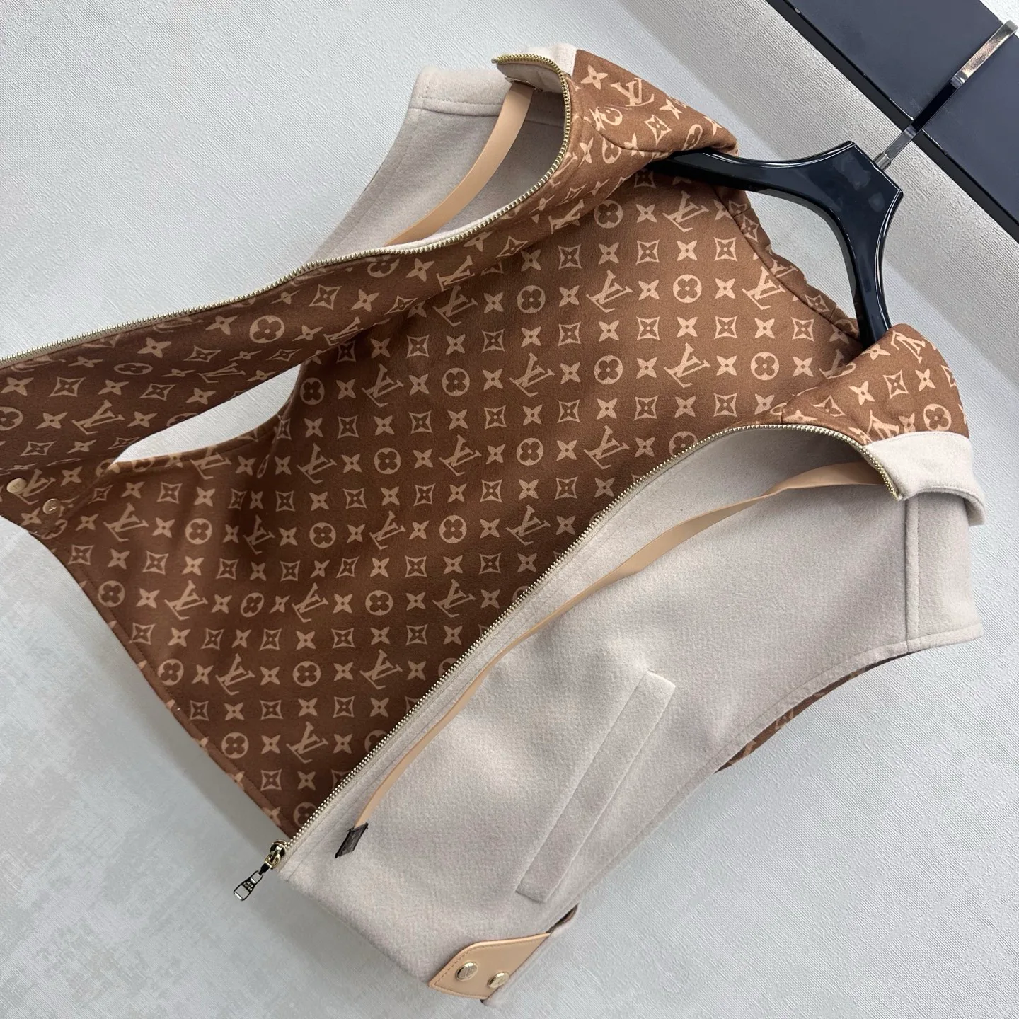 Жилеты Женские Louis Vuitton 18631431